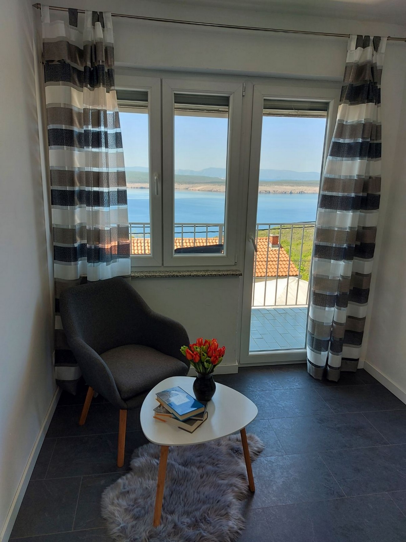 Two bedroom house with terrace and sea view Dramalj, Crikvenica  K