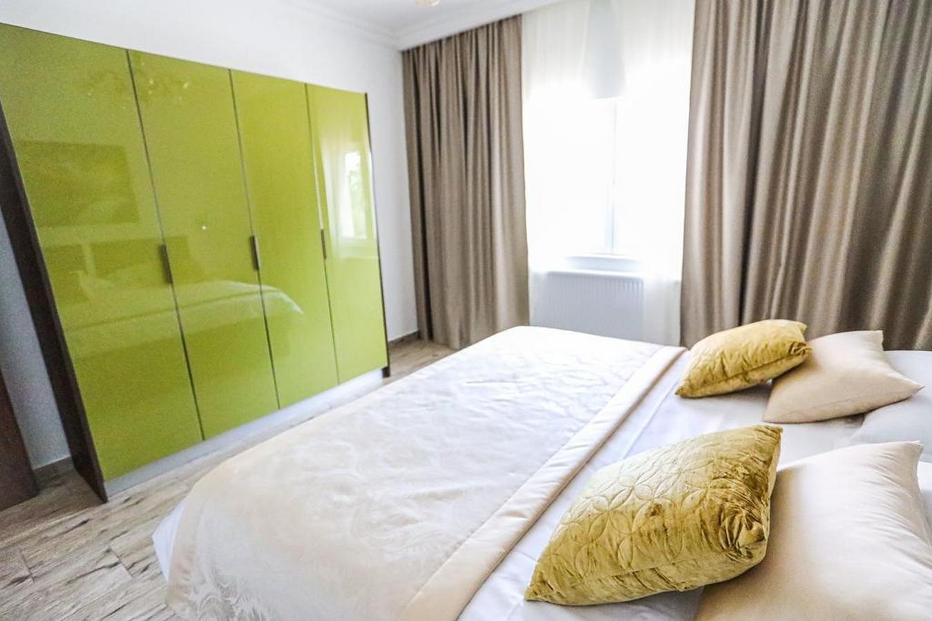 Three bedroom house with terrace Lećevica, Zagora  K
