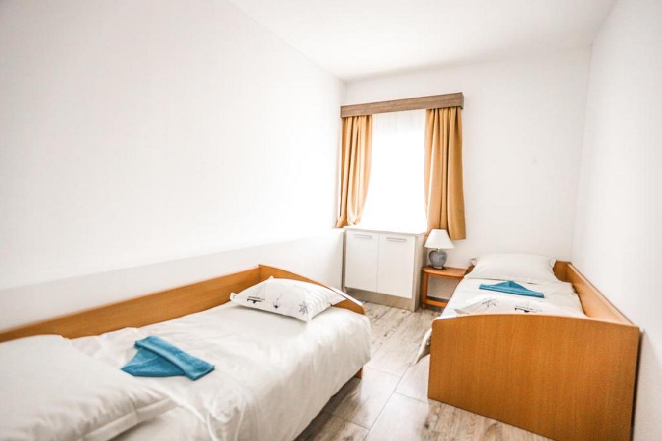 Three bedroom house with terrace Lećevica, Zagora  K