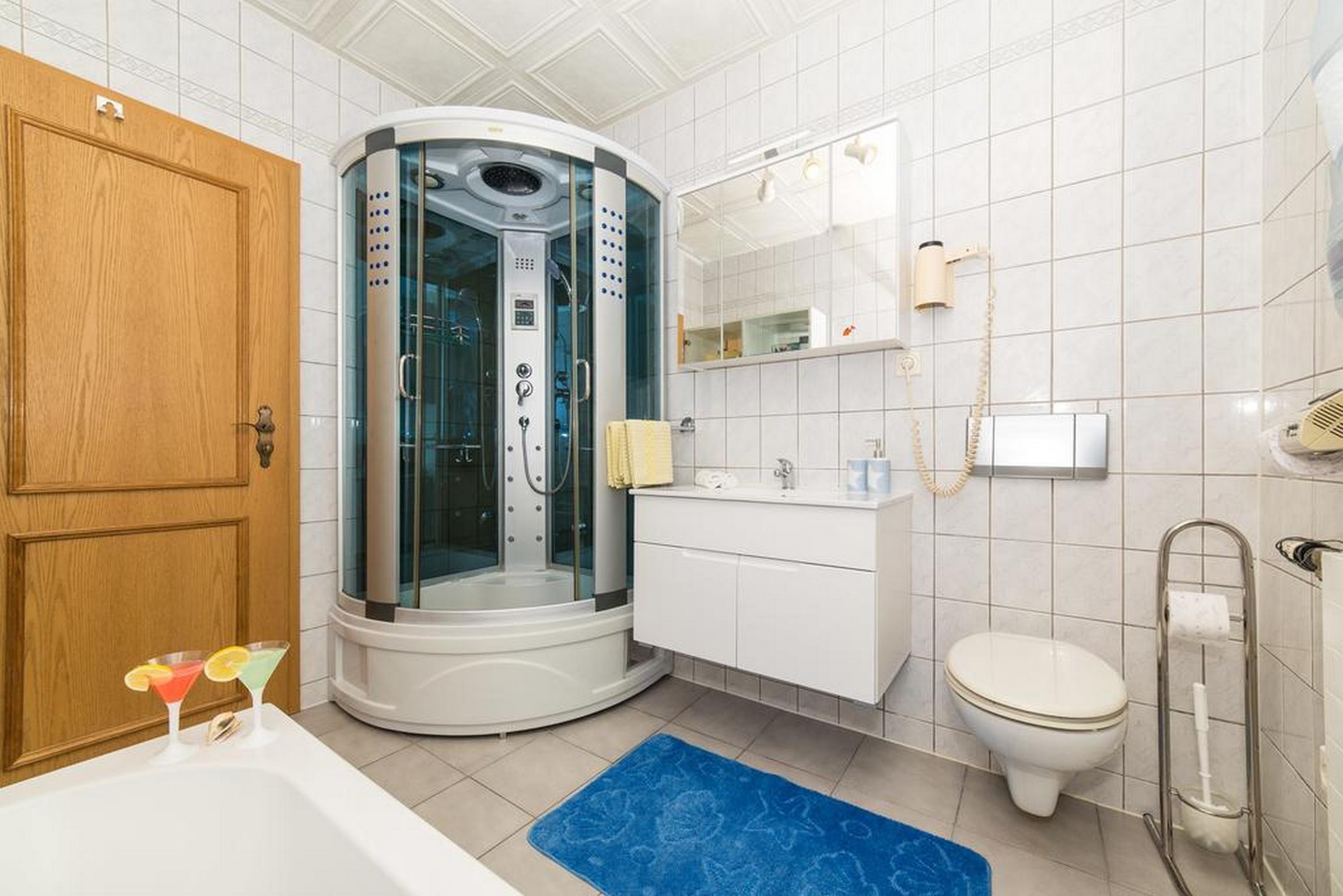Four bedroom house with terrace and sea view Kaštel Stari, Kaštela  K