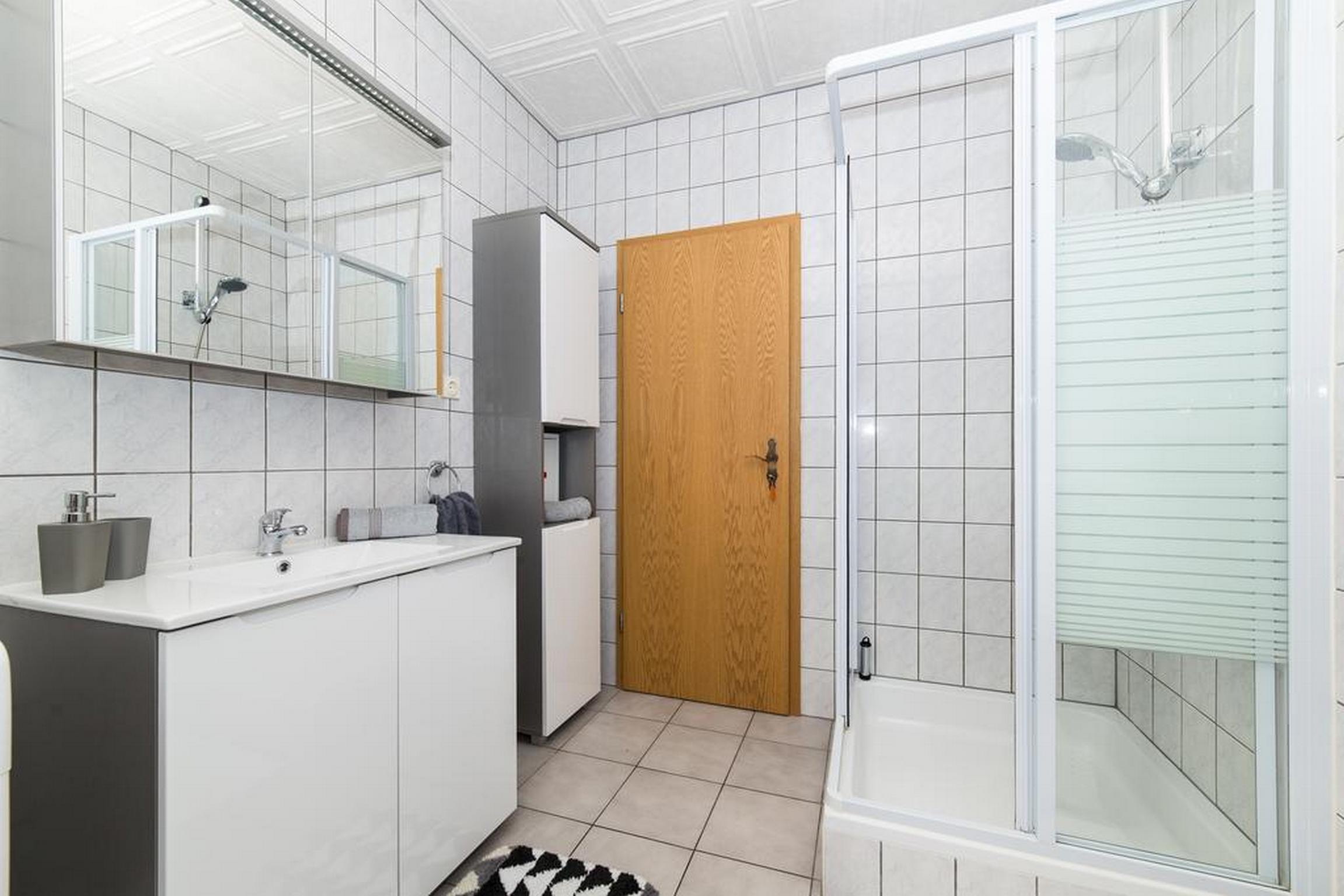 Four bedroom house with terrace and sea view Kaštel Stari, Kaštela  K