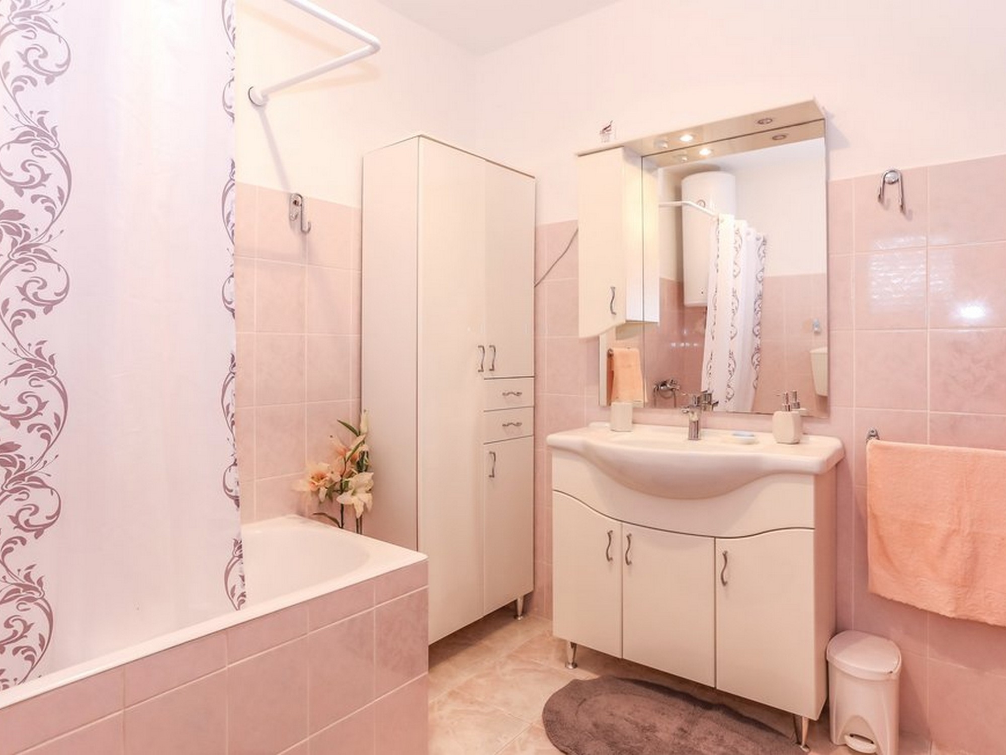 Two bedroom apartment with terrace Vojnić Sinjski, Zagora  A-a