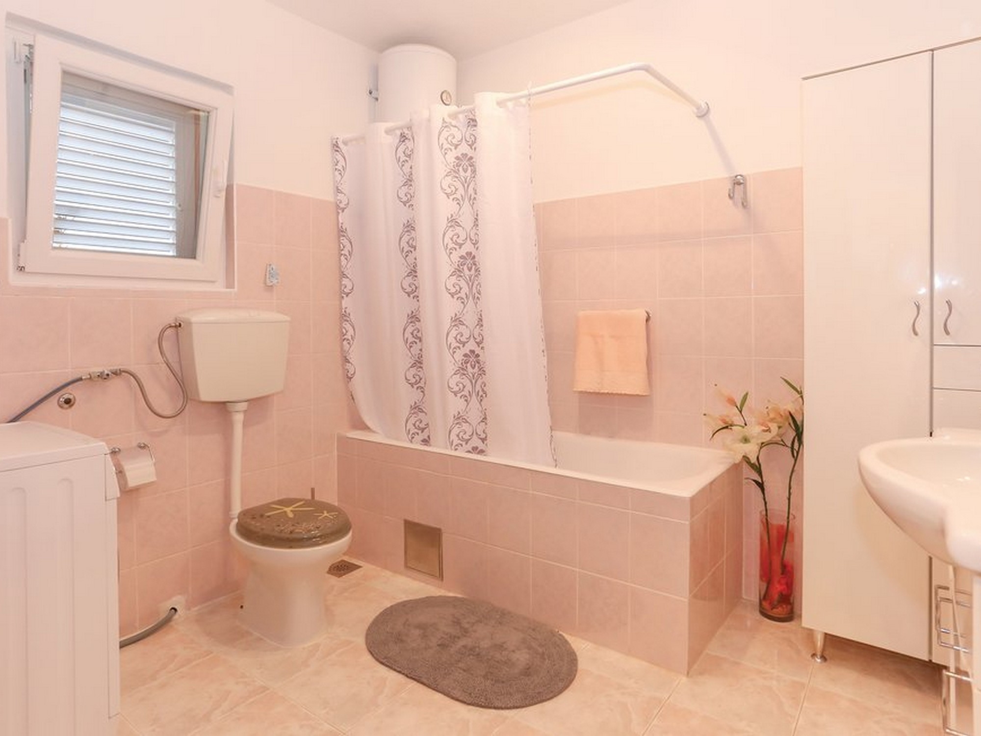 Two bedroom apartment with terrace Vojnić Sinjski, Zagora  A-a