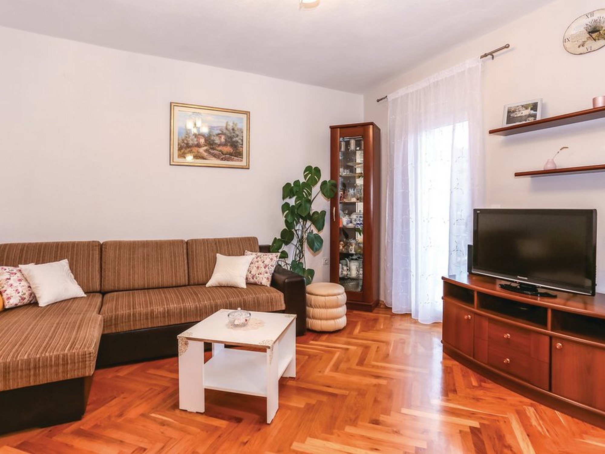 Two bedroom apartment with terrace Vojnić Sinjski, Zagora (A-22835-a)