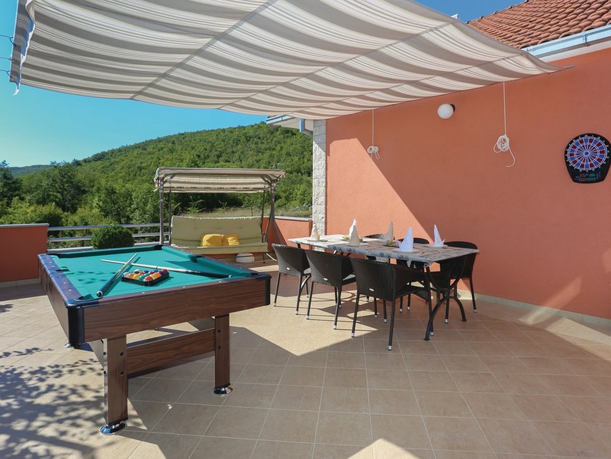 Two bedroom apartment with terrace Vojnić Sinjski, Zagora  A-a