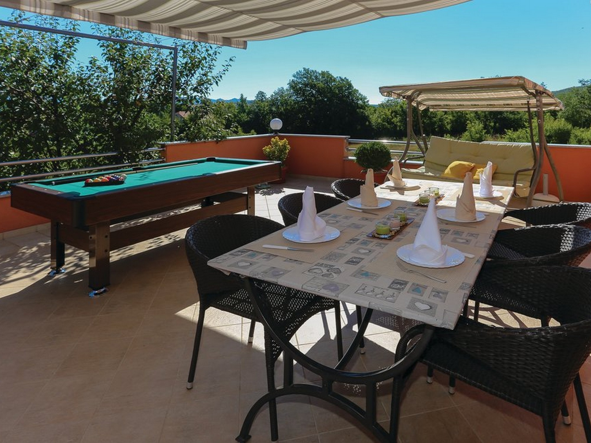 Two bedroom apartment with terrace Vojnić Sinjski, Zagora  A-a