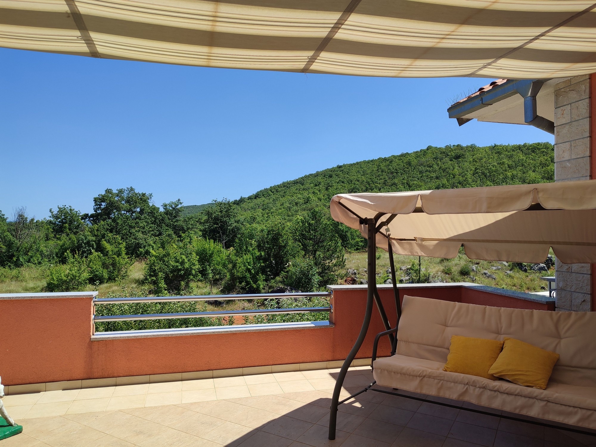 Two bedroom apartment with terrace Vojnić Sinjski, Zagora  A-a