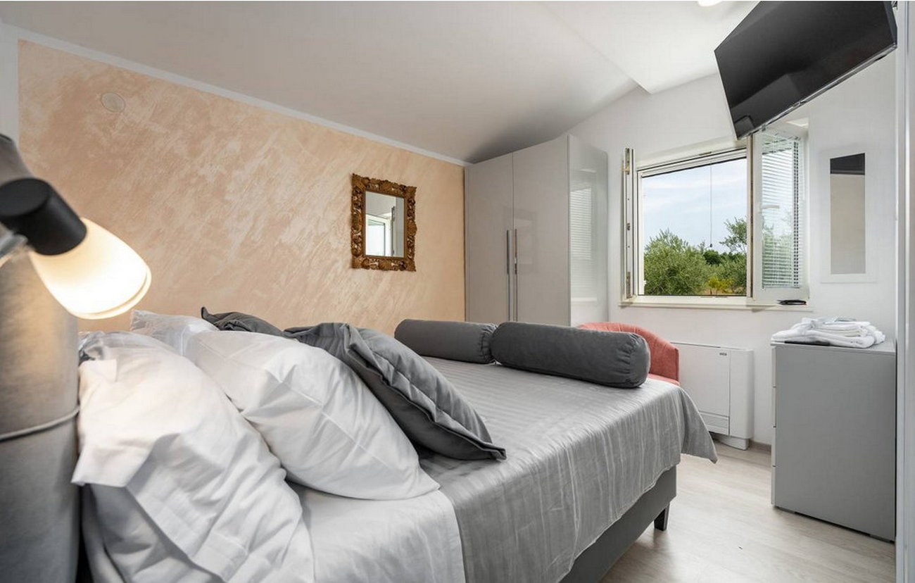 Two bedroom house with terrace Višnjan, Central Istria - Središnja Istra  K