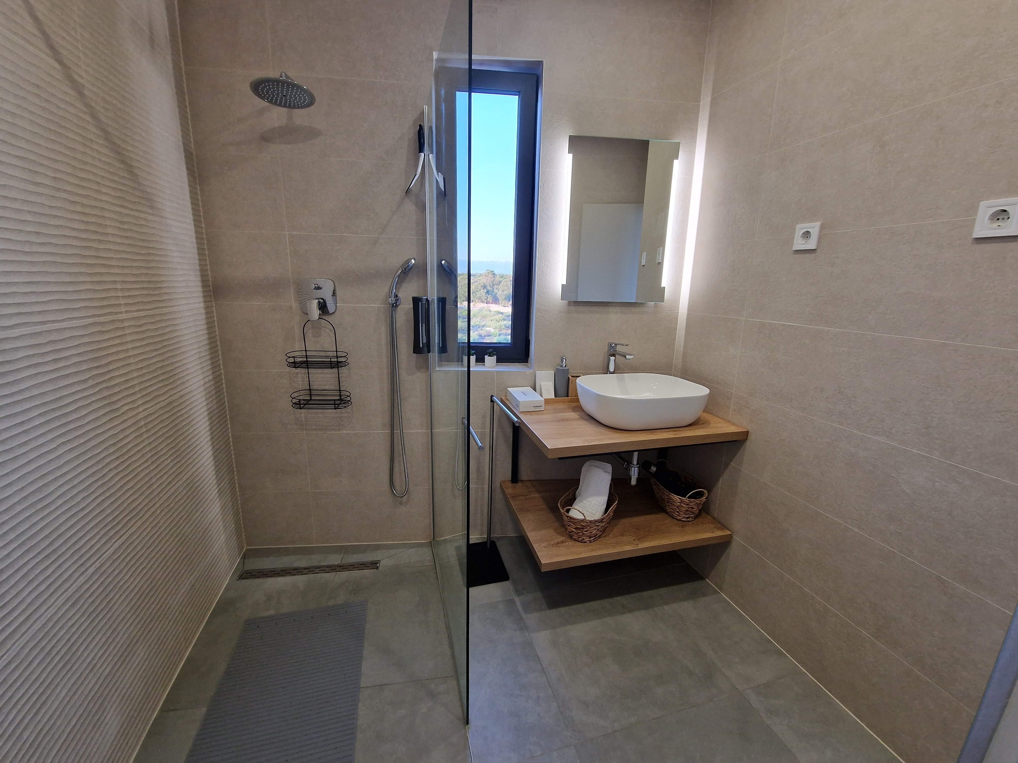 Four bedroom house with terrace and sea view Petrčane, Zadar  K
