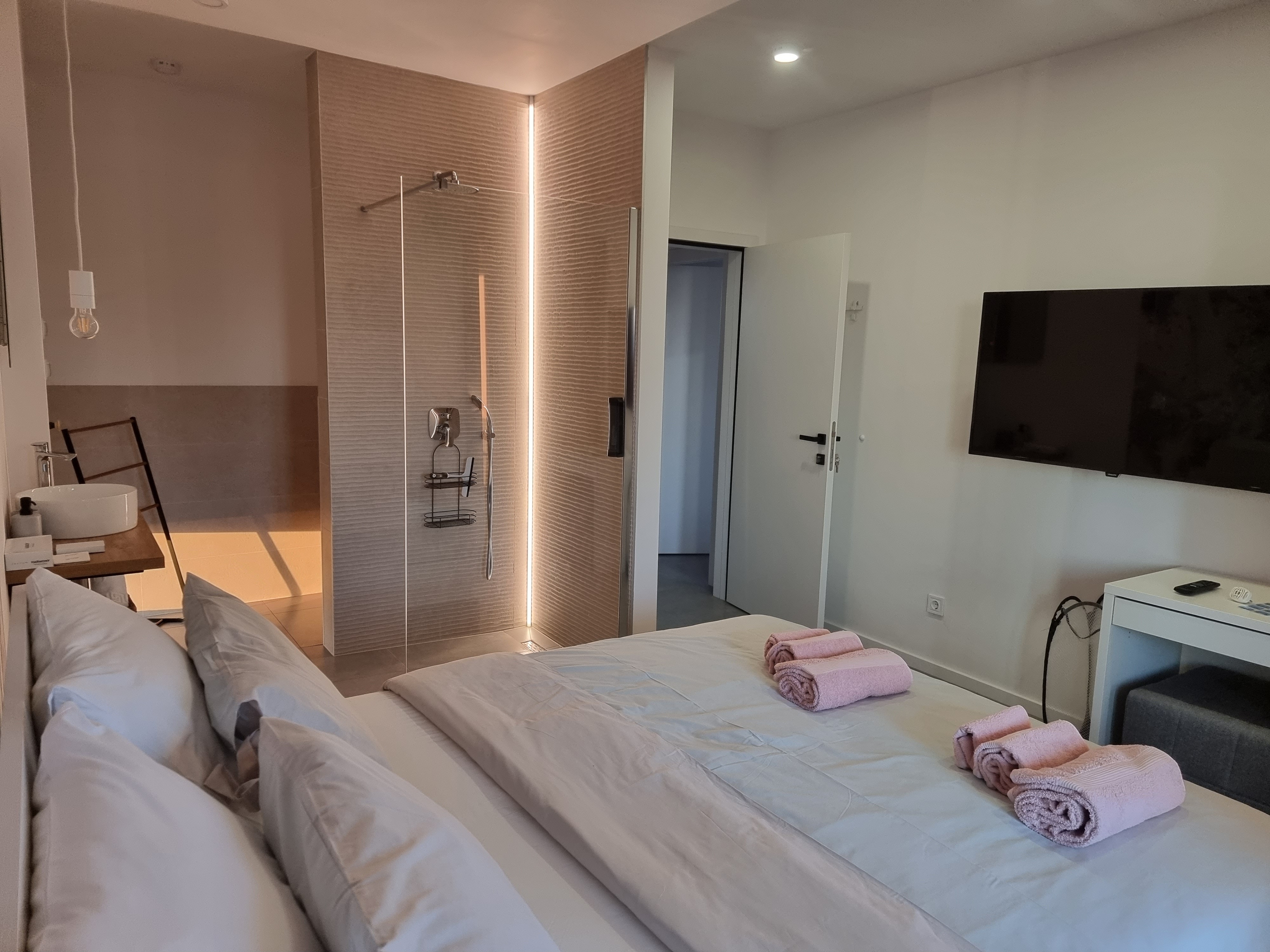 Four bedroom house with terrace and sea view Petrčane, Zadar  K