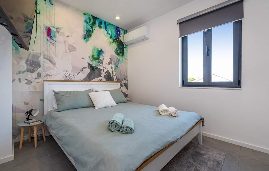 Four bedroom house with terrace and sea view Petrčane, Zadar  K