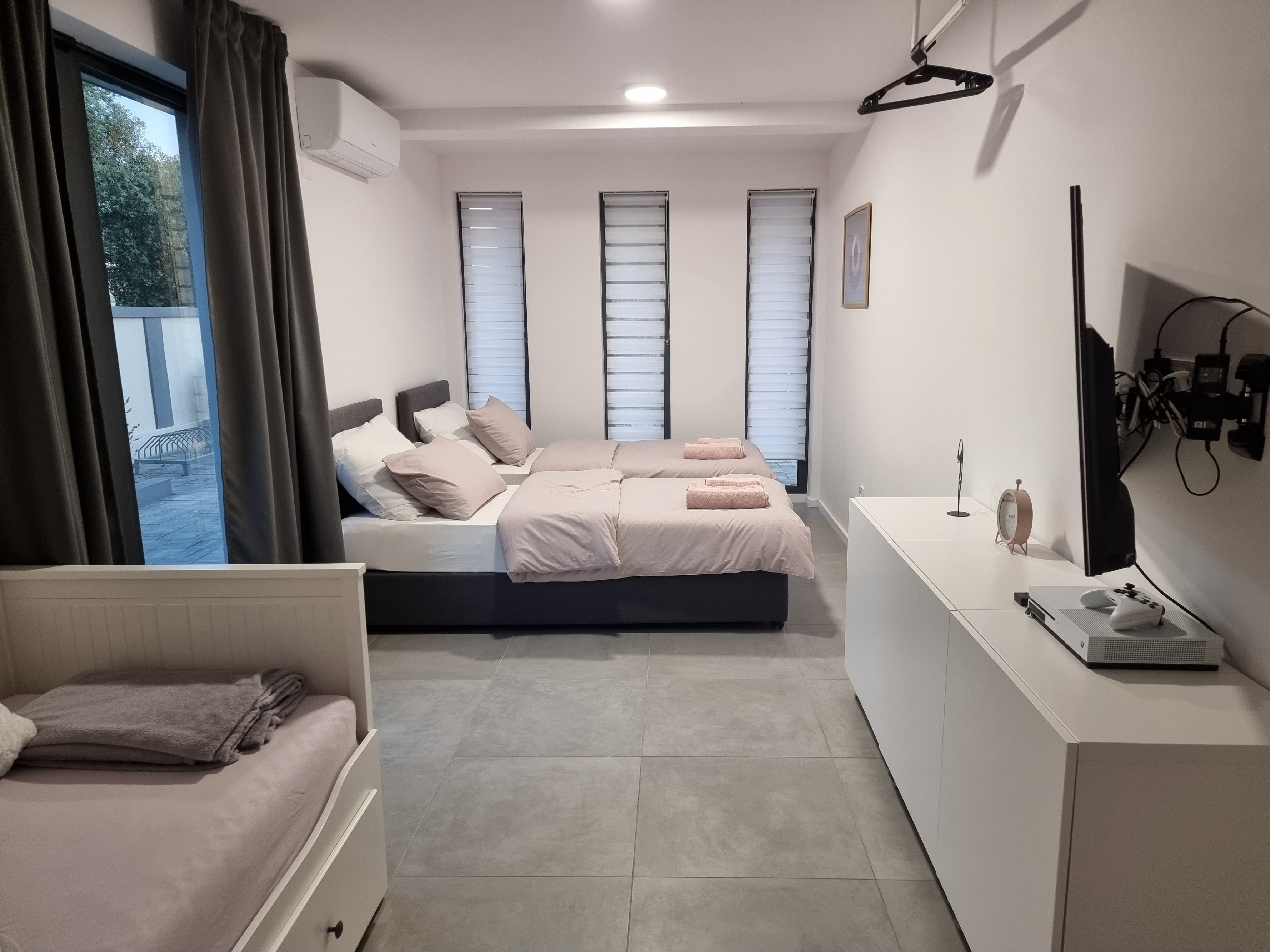 Four bedroom house with terrace and sea view Petrčane, Zadar  K