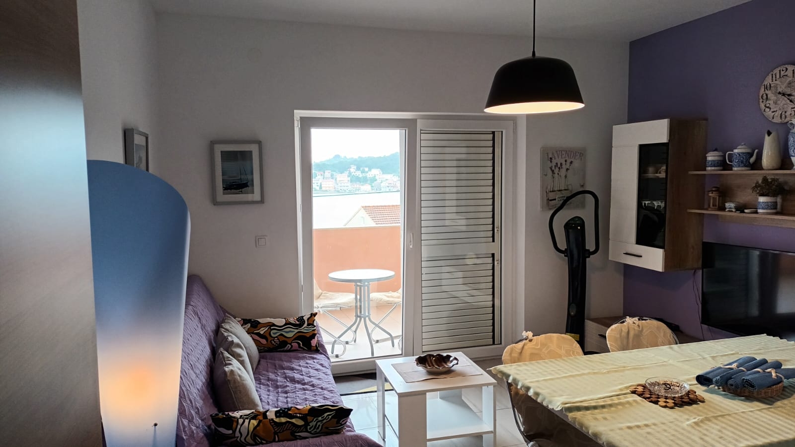 One bedroom apartment with balcony and sea view Tisno, Murter  A-a