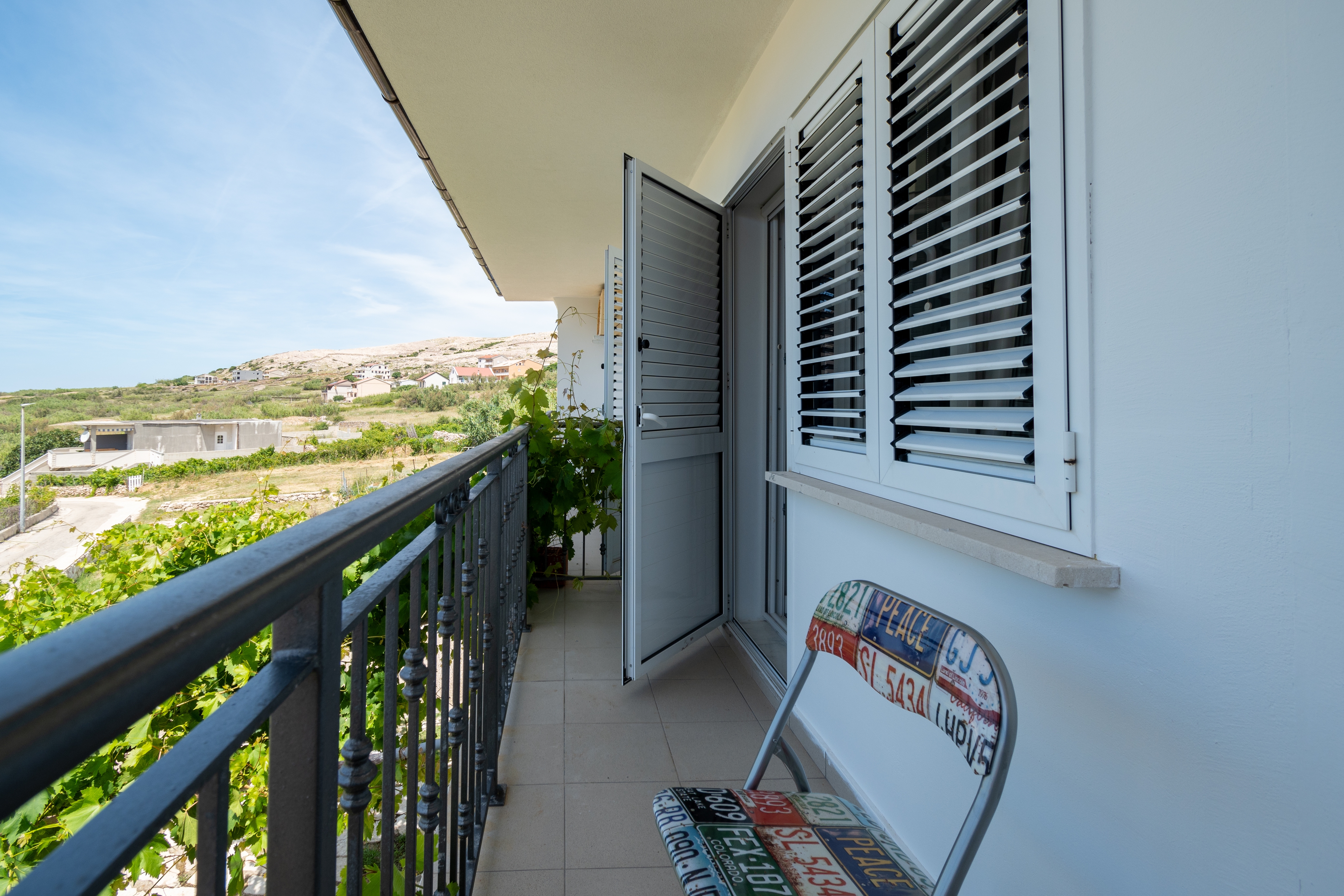 Three bedroom house with terrace and sea view Zubovići, Pag  K