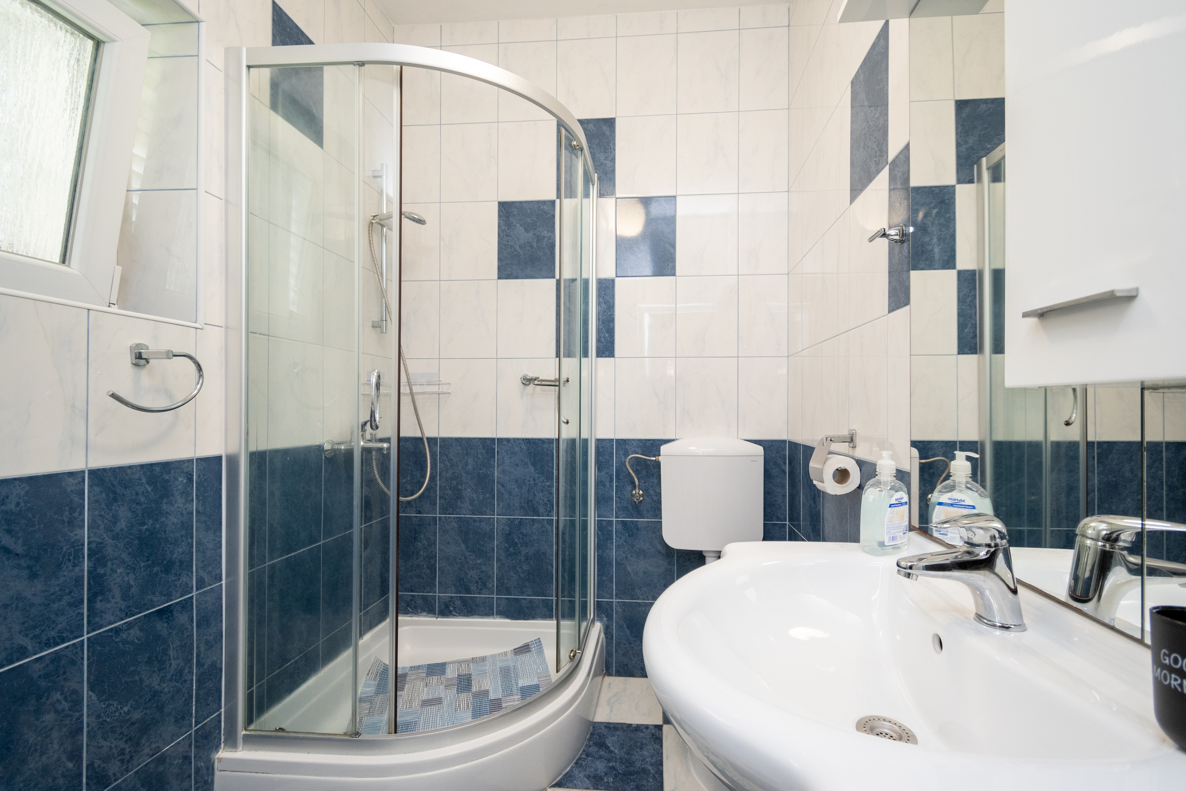 Three bedroom house with terrace and sea view Zubovići, Pag  K