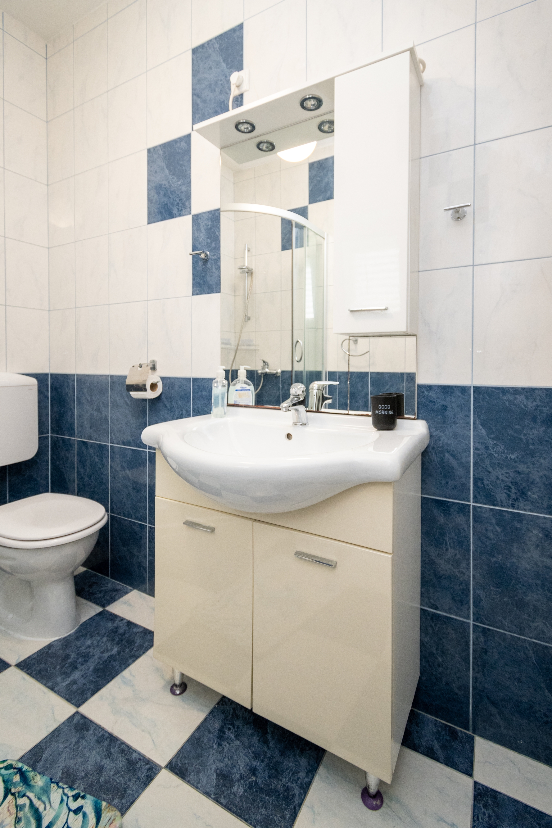 Three bedroom house with terrace and sea view Zubovići, Pag  K
