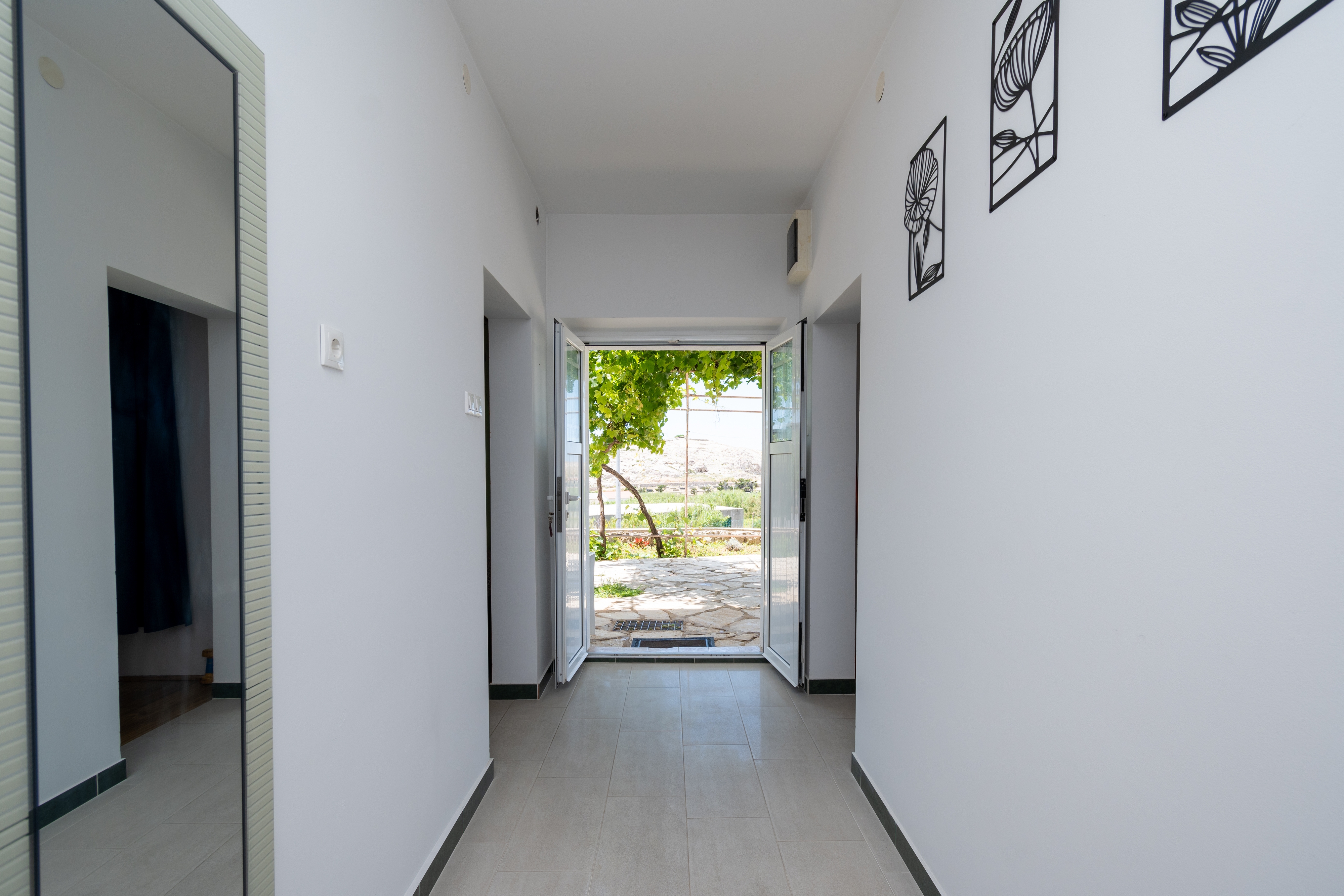 Three bedroom house with terrace and sea view Zubovići, Pag  K