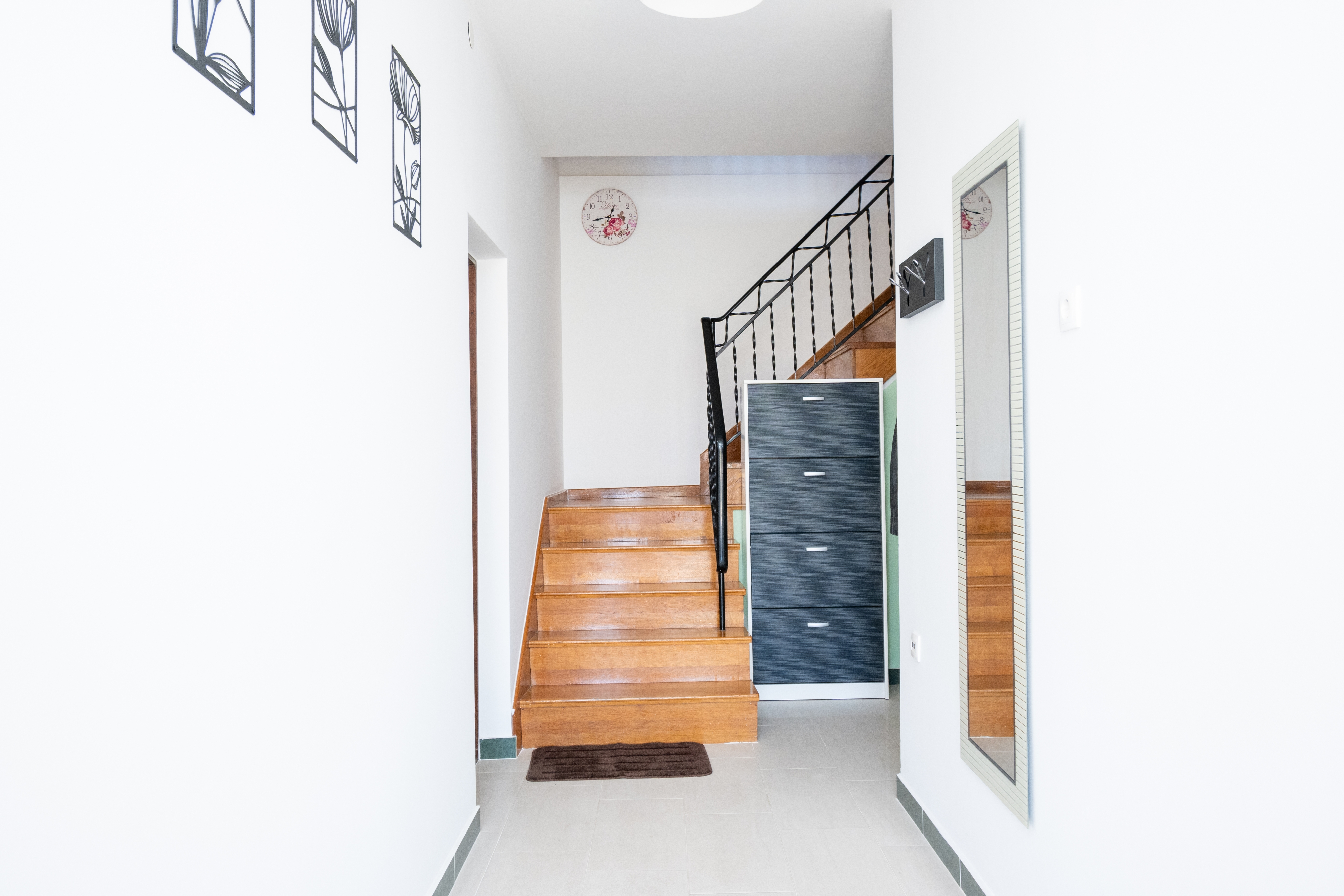 Three bedroom house with terrace and sea view Zubovići, Pag  K