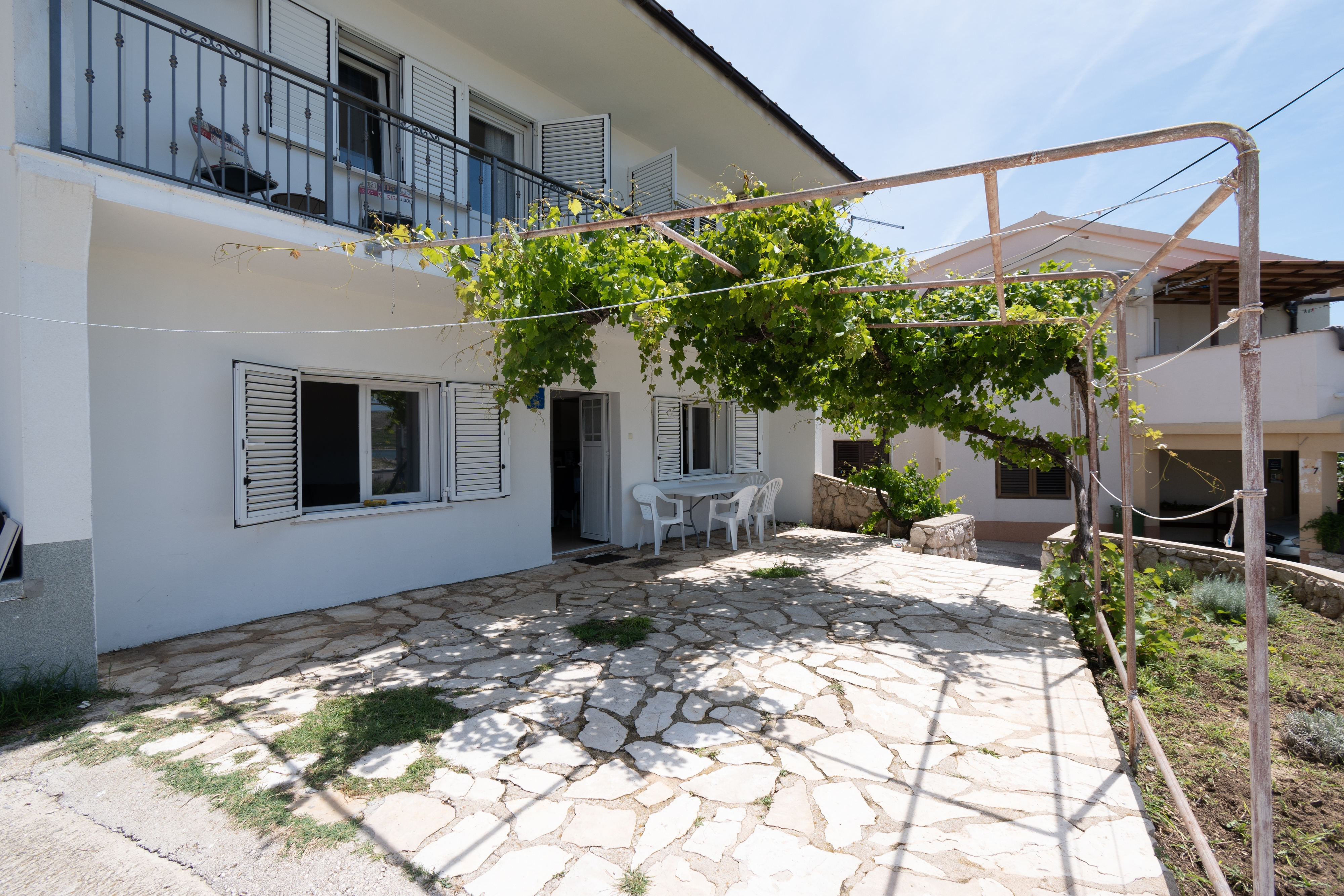 Three bedroom house with terrace and sea view Zubovići, Pag  K