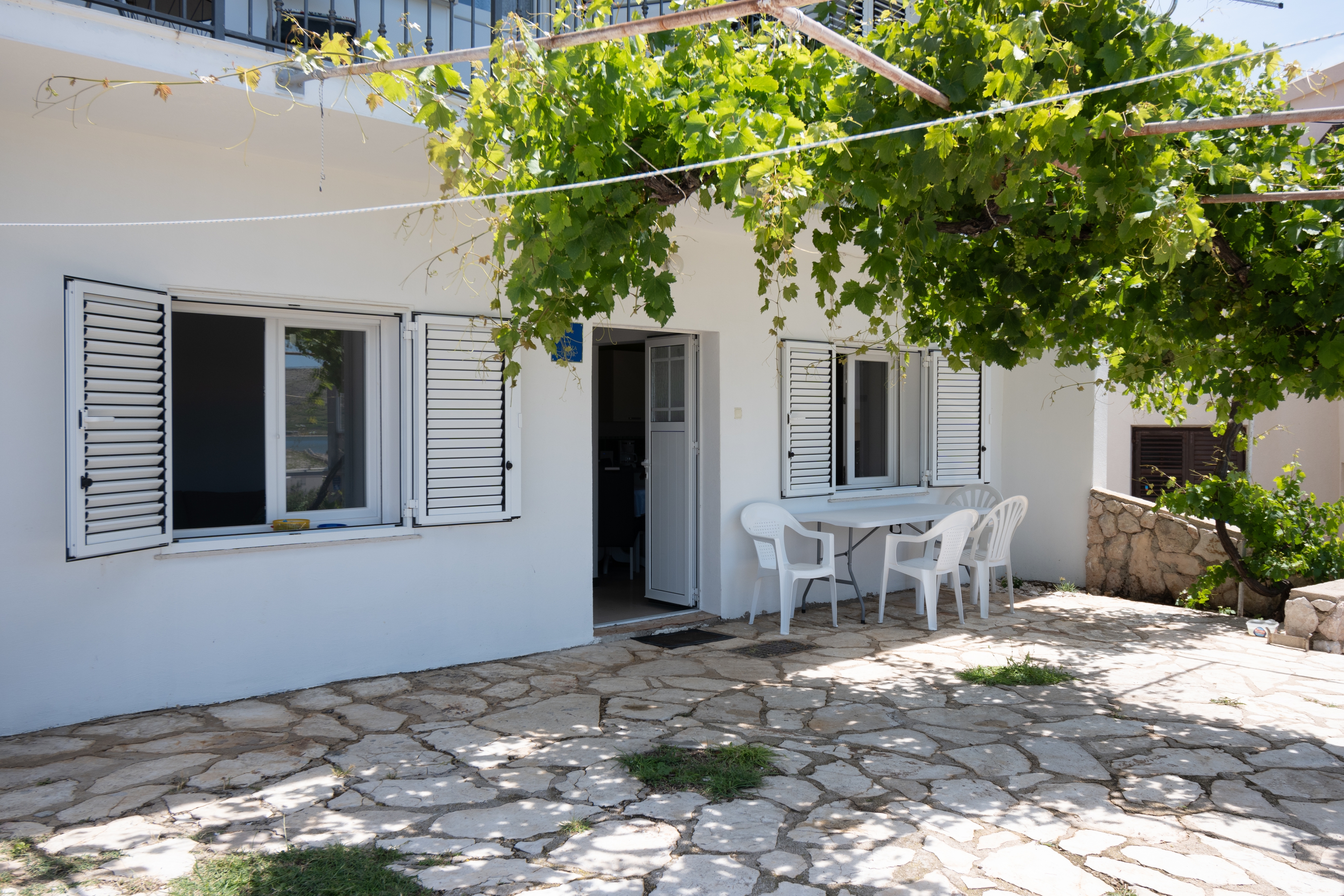 Three bedroom house with terrace and sea view Zubovići, Pag  K