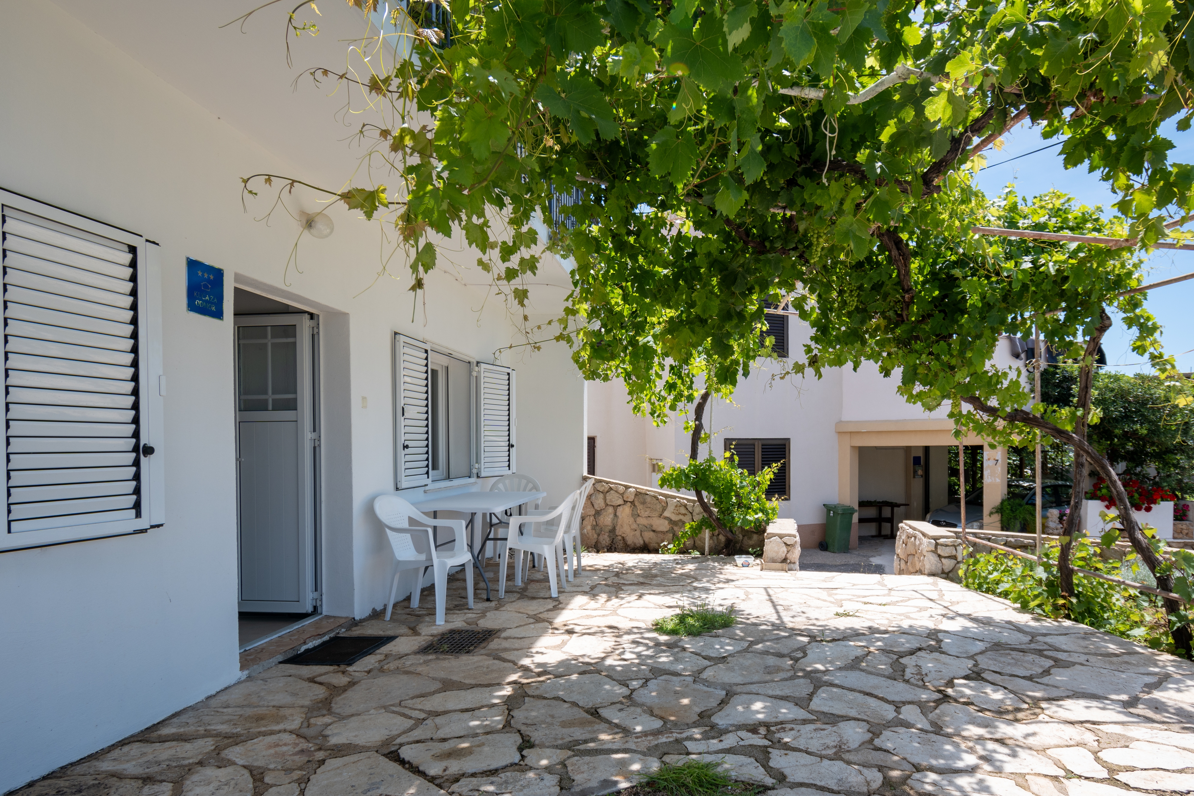 Three bedroom house with terrace and sea view Zubovići, Pag  K