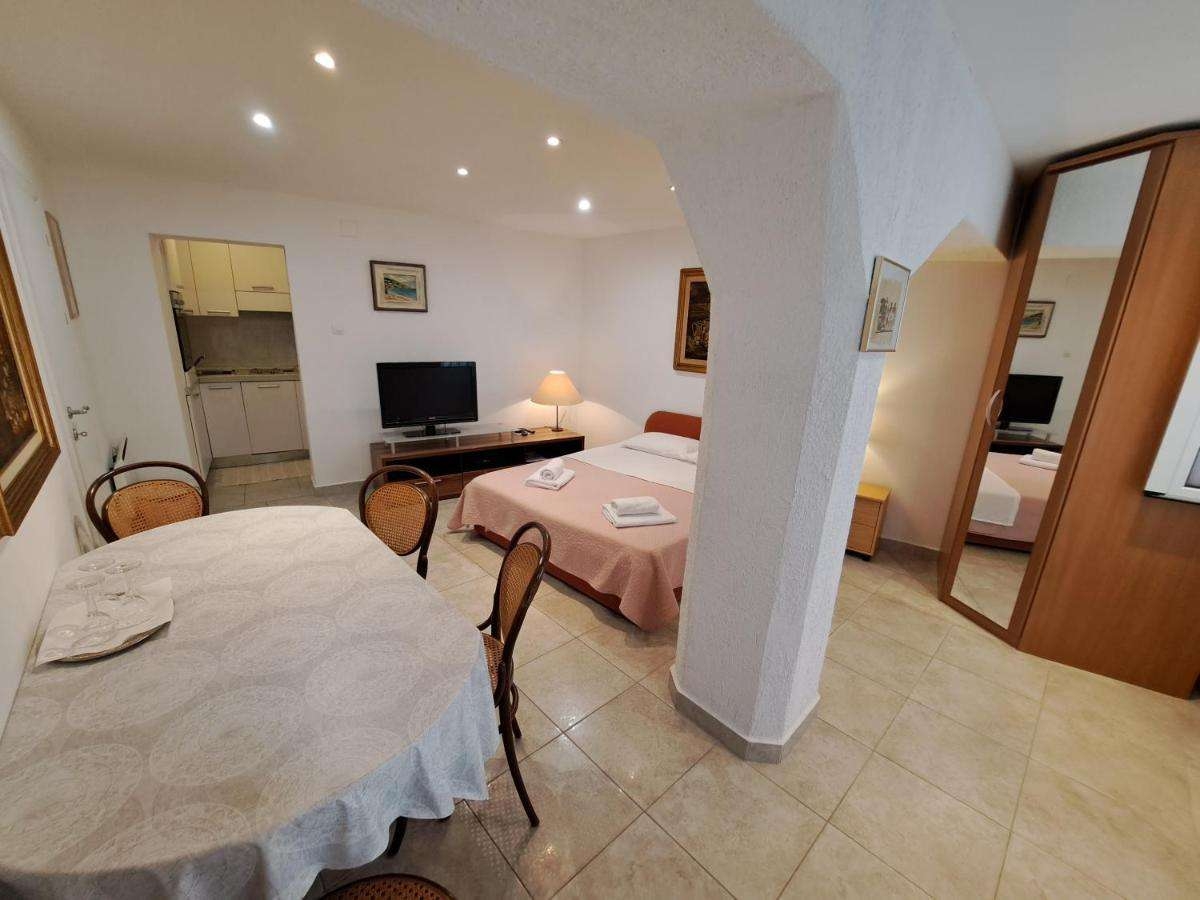 One bedroom apartment with terrace Draga Bašćanska, Krk (A-22861-a) One bedroom apartment with terrace Draga Bašćanska, Krk (A-22861-a)