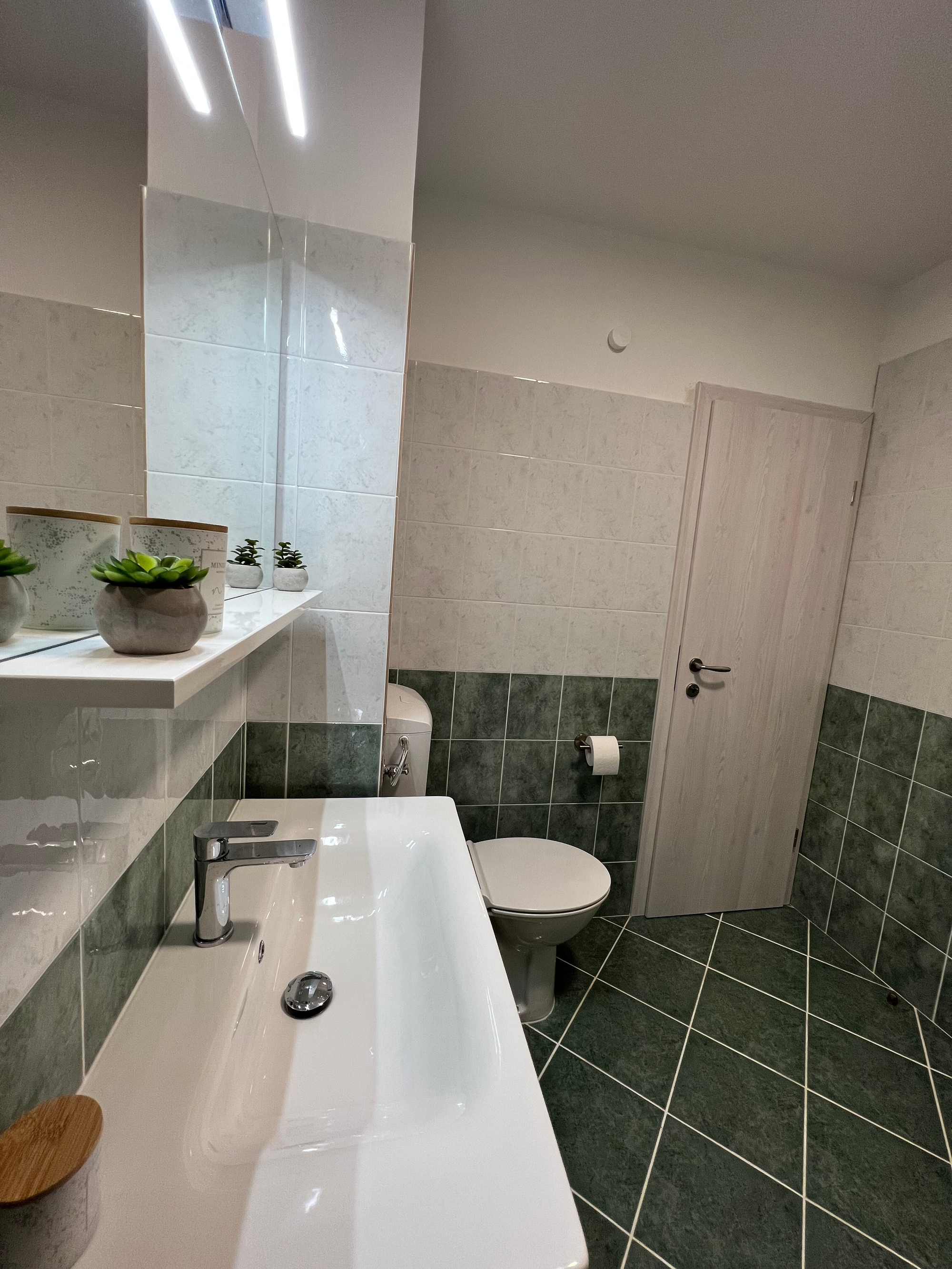Three bedroom house with terrace and sea view Pisak, Omiš  K