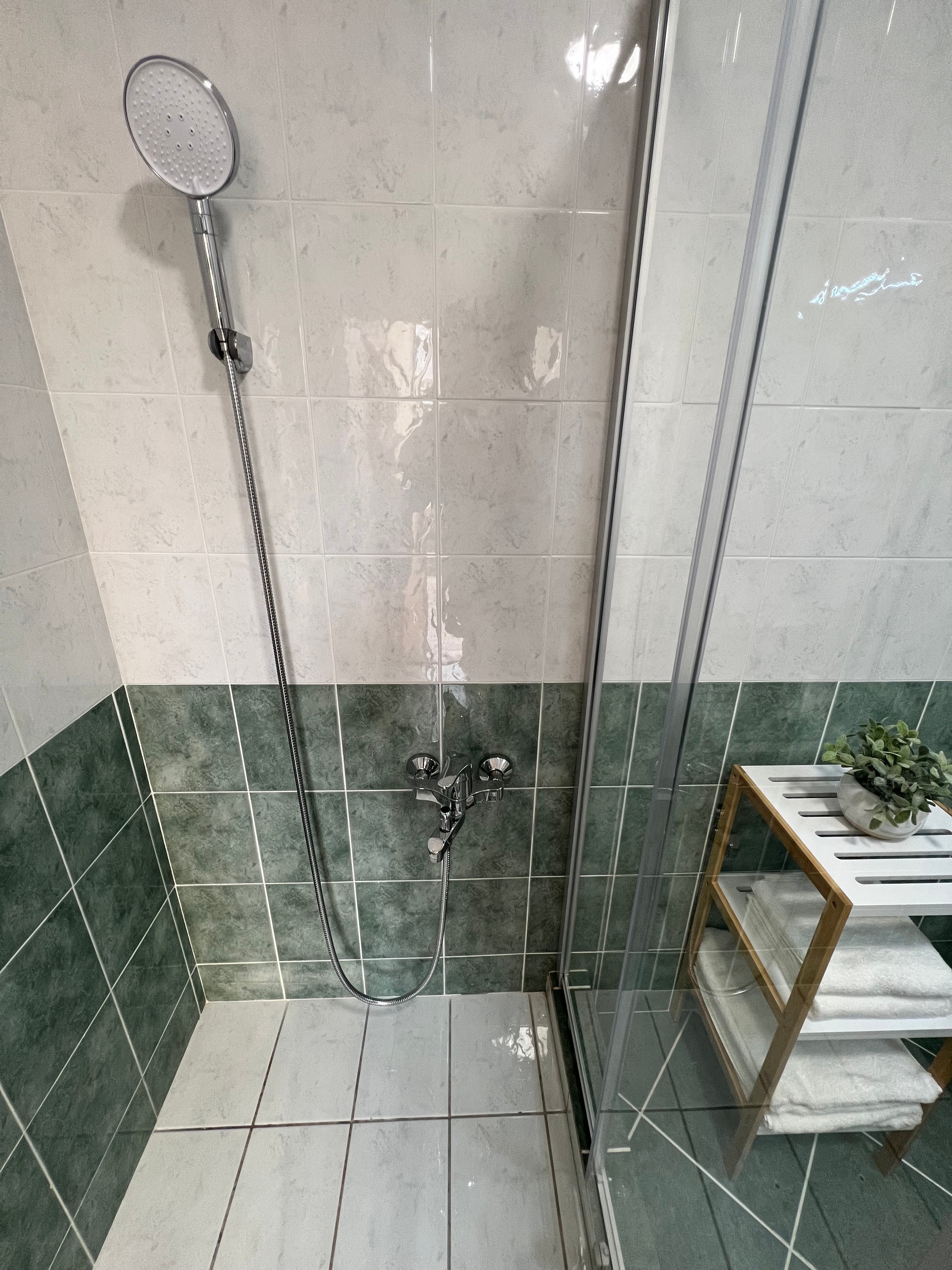 Three bedroom house with terrace and sea view Pisak, Omiš  K