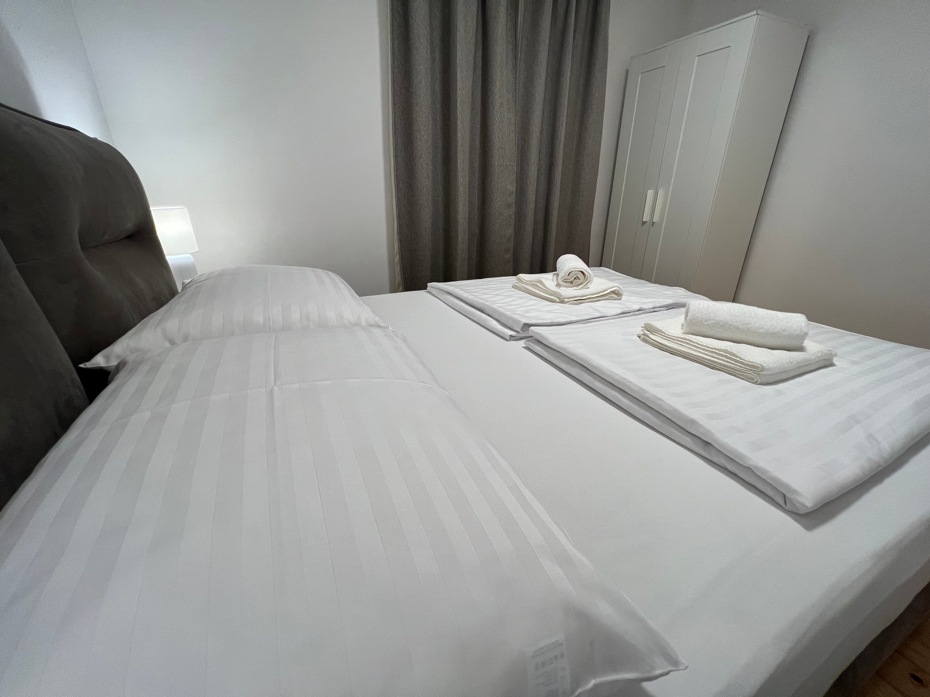 Three bedroom house with terrace and sea view Pisak, Omiš  K