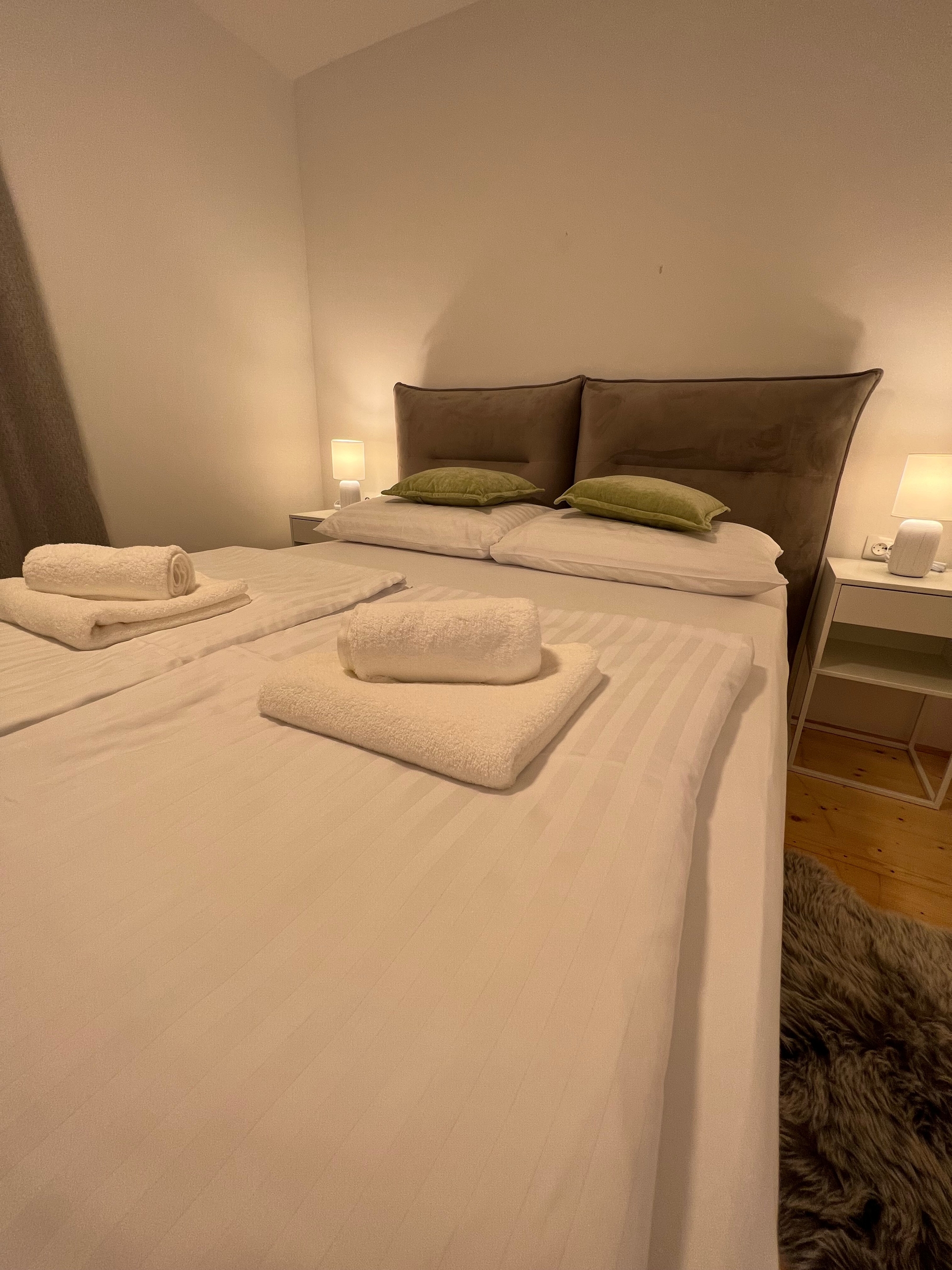 Three bedroom house with terrace and sea view Pisak, Omiš  K
