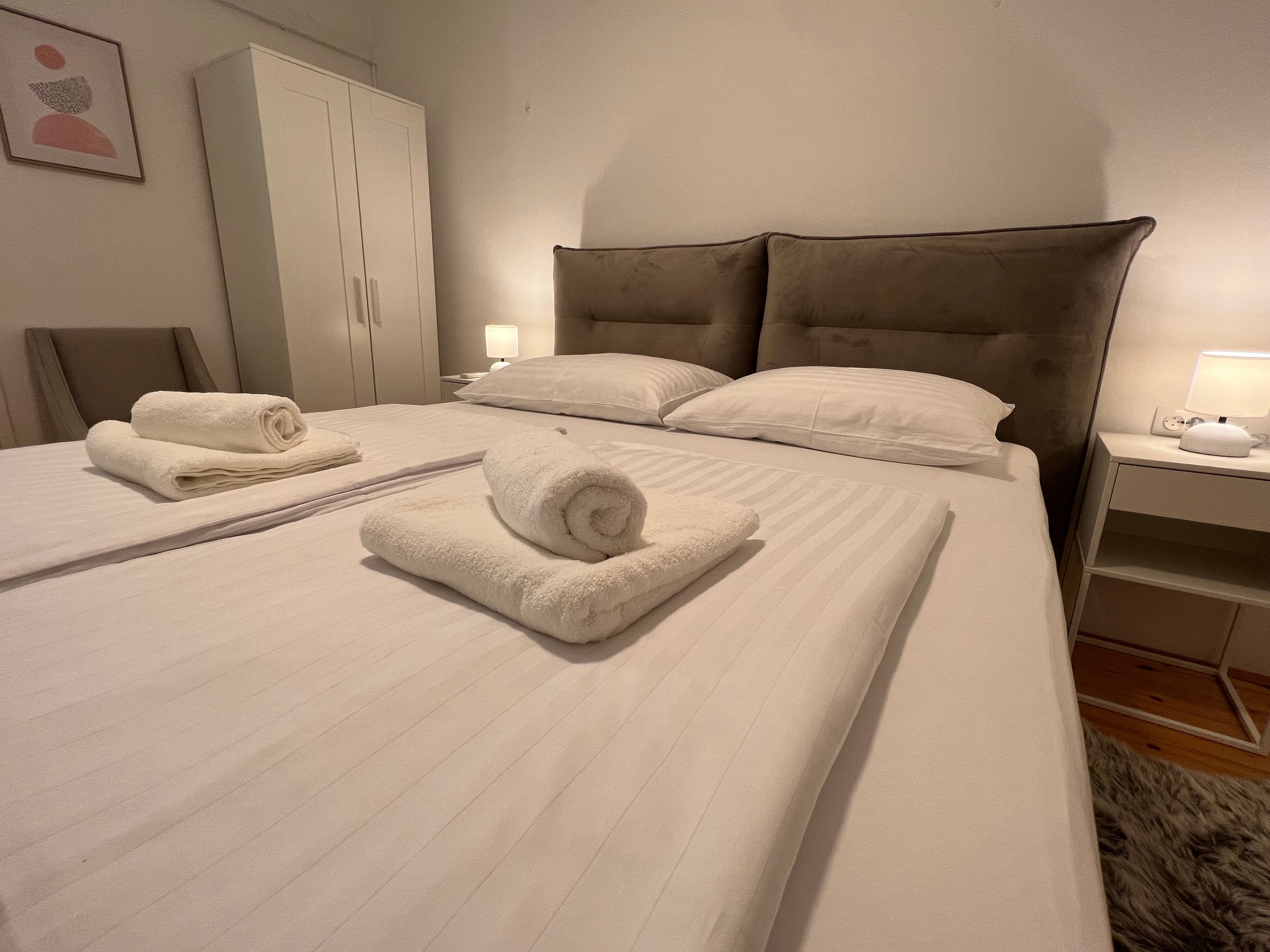 Three bedroom house with terrace and sea view Pisak, Omiš  K