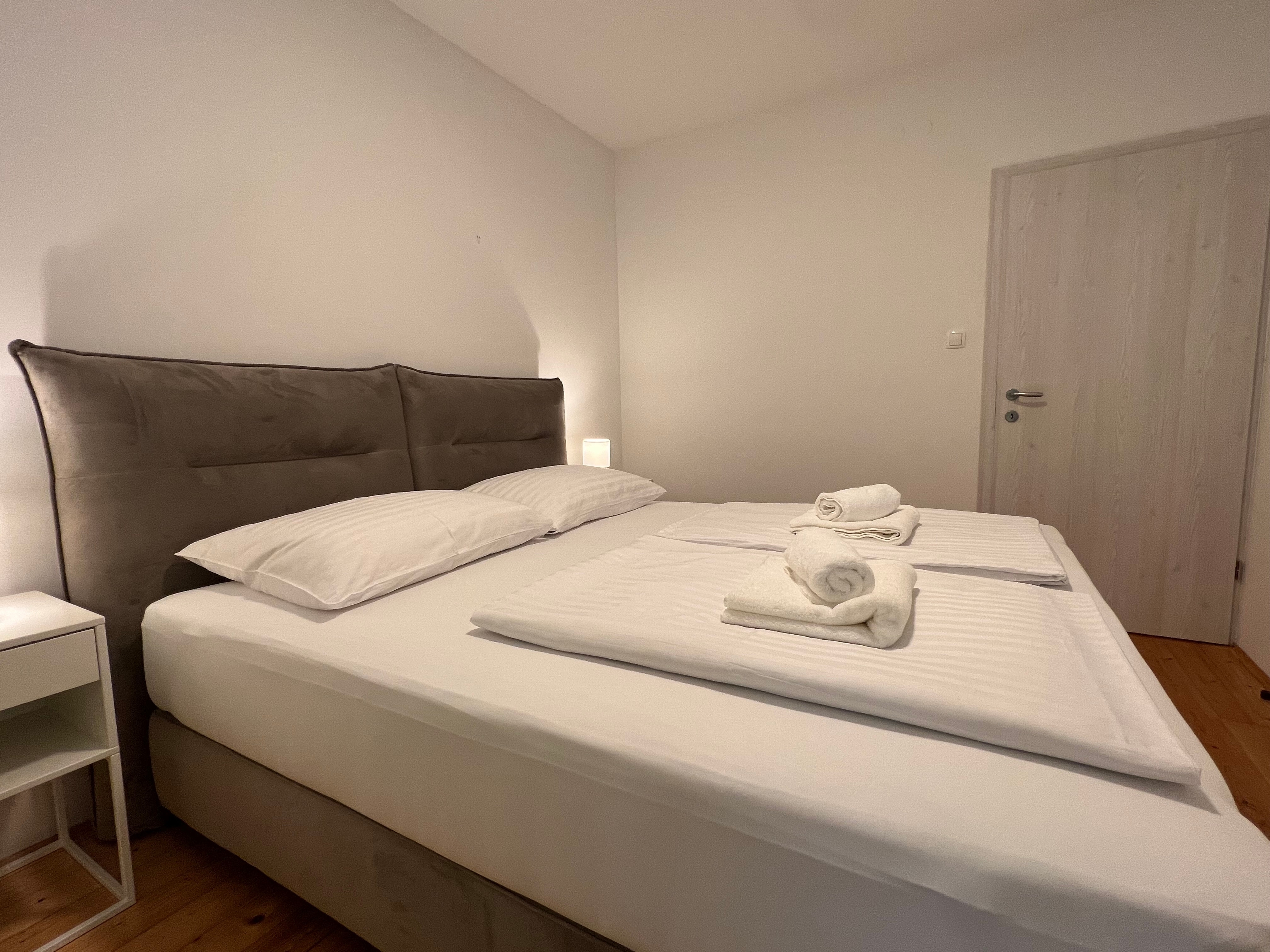 Three bedroom house with terrace and sea view Pisak, Omiš  K