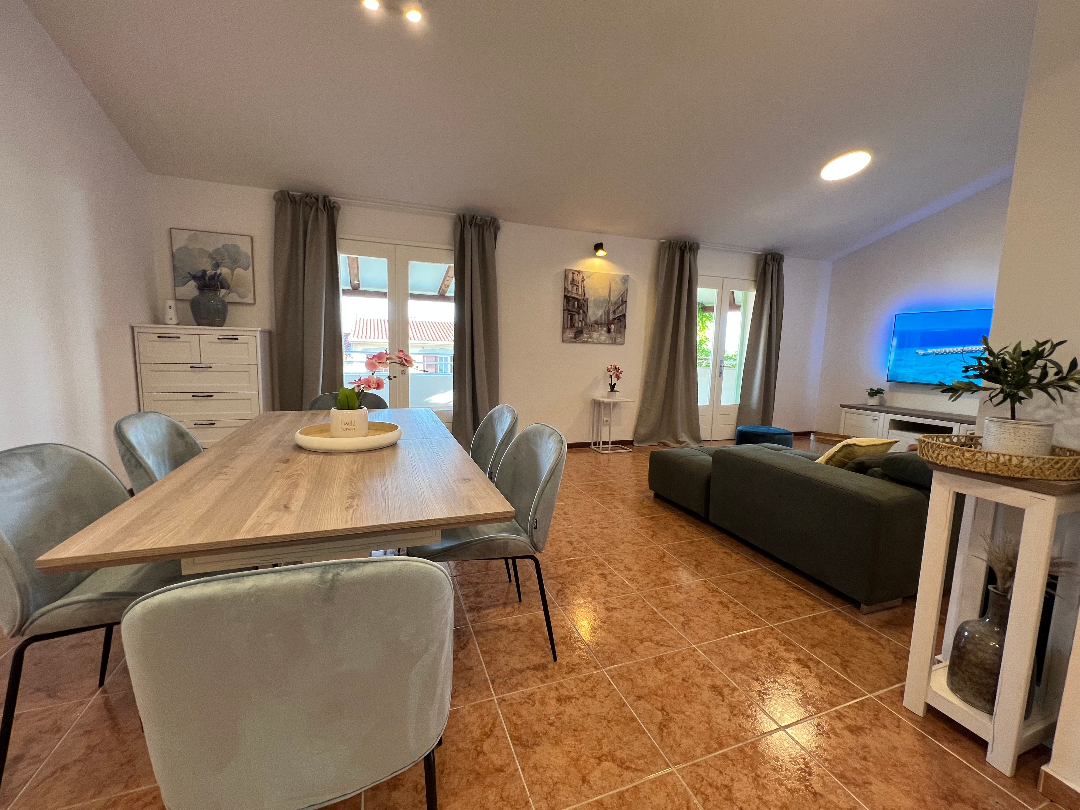 Three bedroom house with terrace and sea view Pisak, Omiš  K