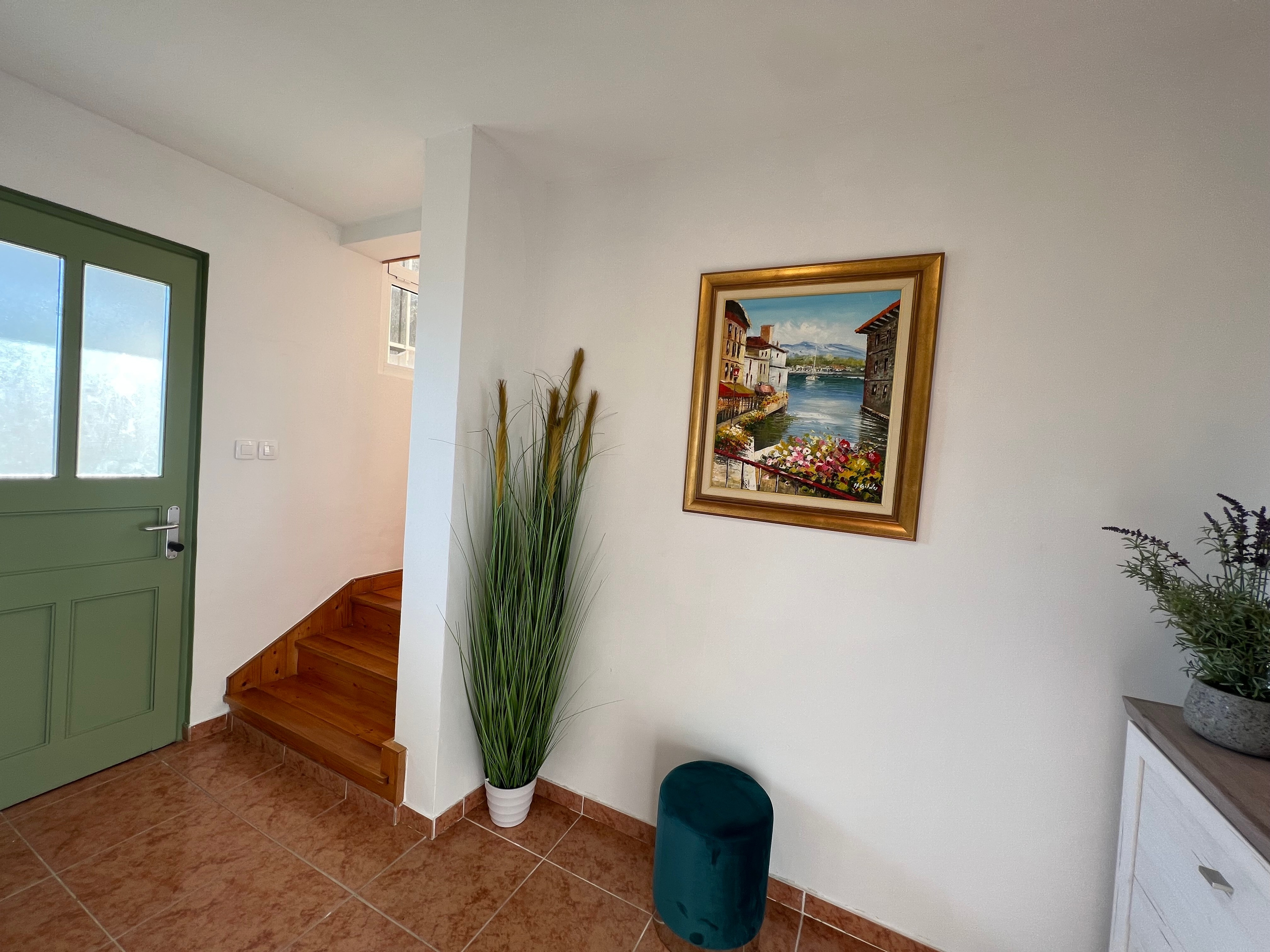 Three bedroom house with terrace and sea view Pisak, Omiš  K
