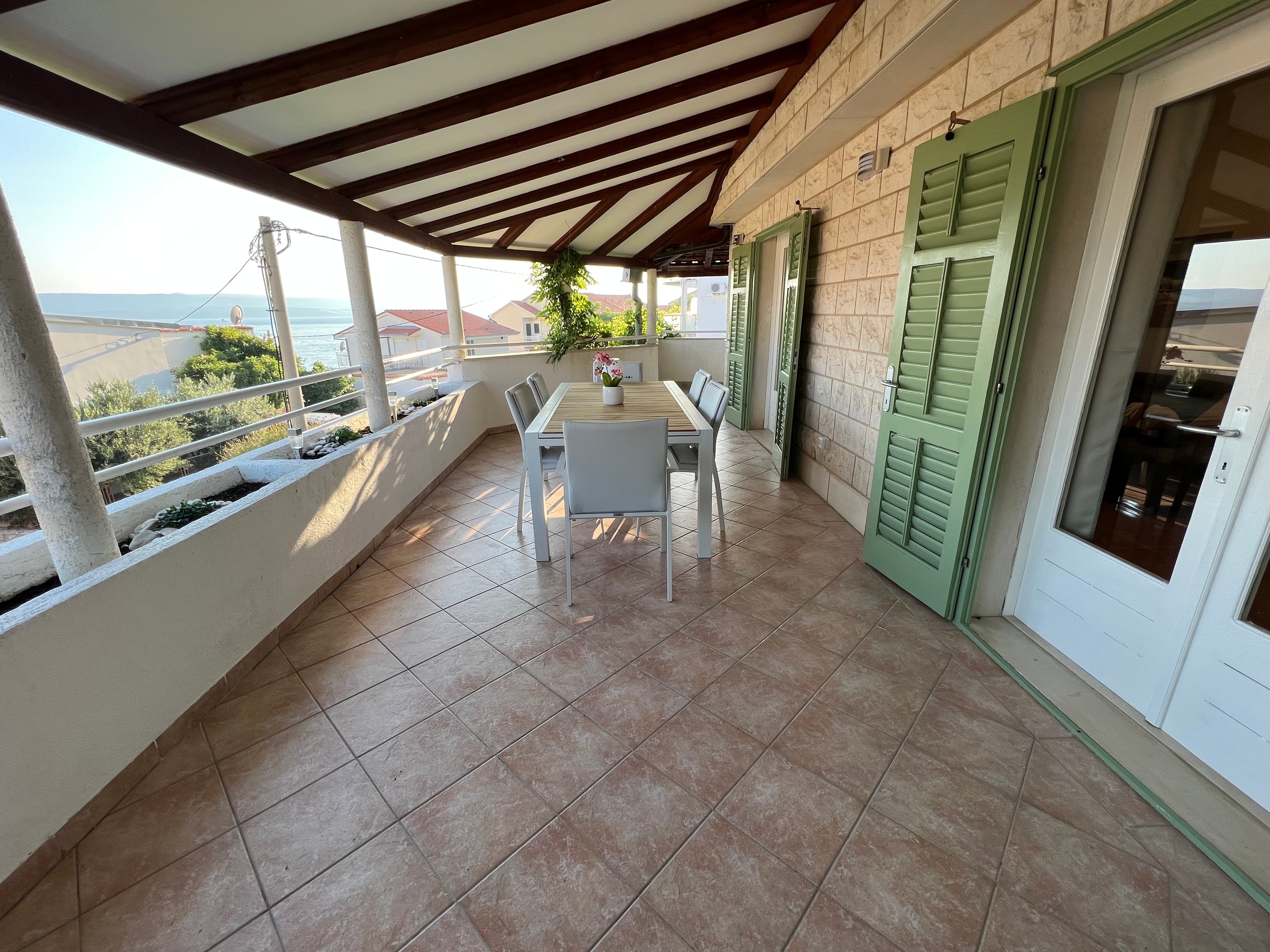 Three bedroom house with terrace and sea view Pisak, Omiš  K