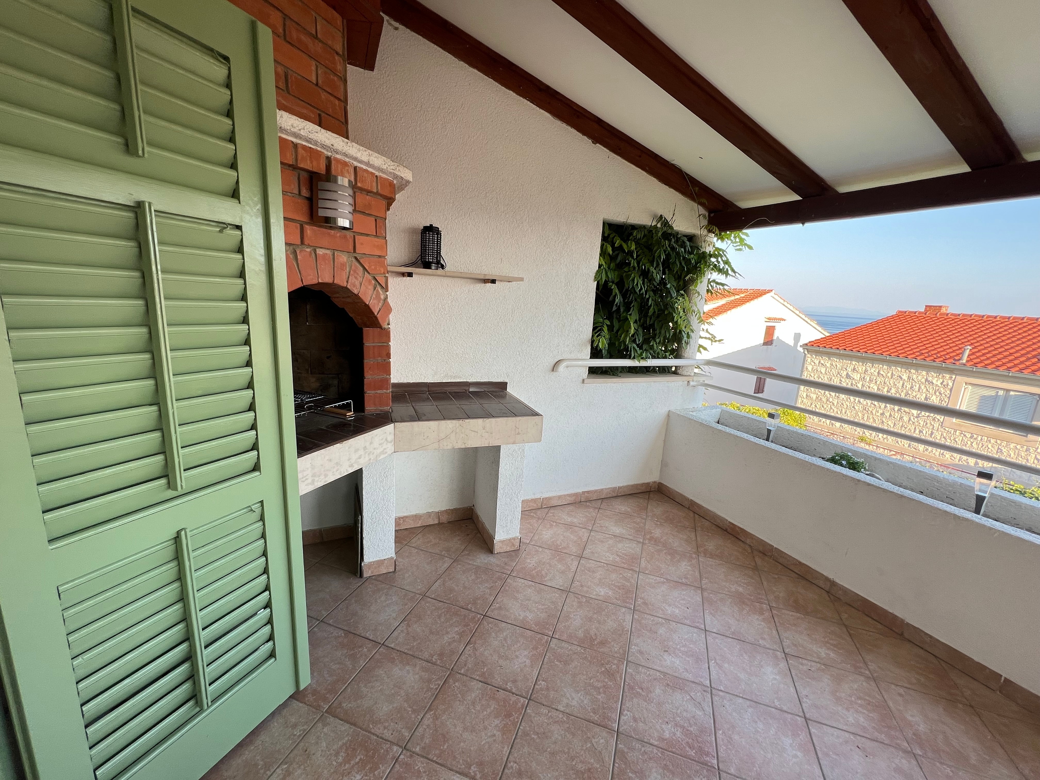 Three bedroom house with terrace and sea view Pisak, Omiš  K