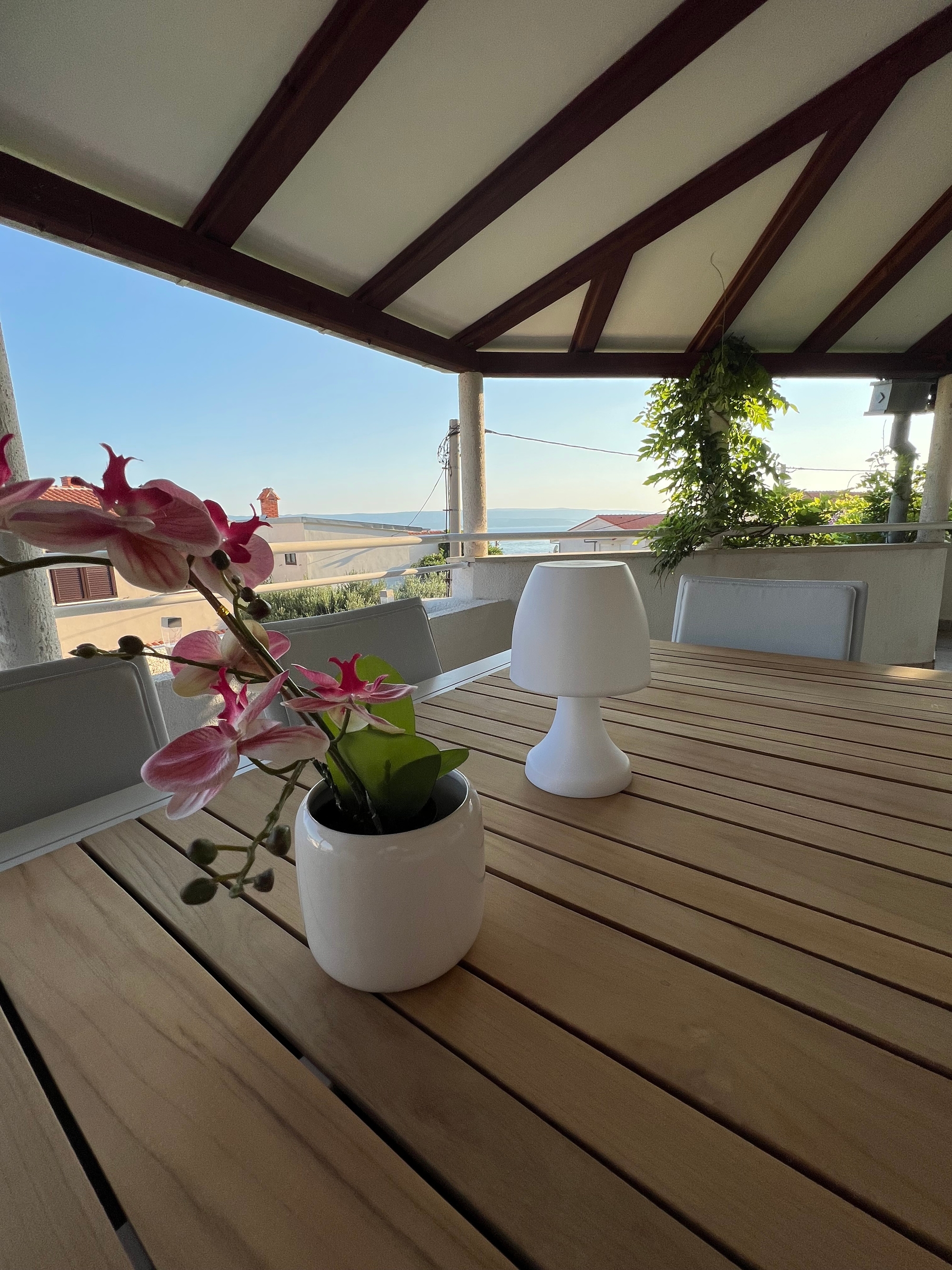 Three bedroom house with terrace and sea view Pisak, Omiš  K