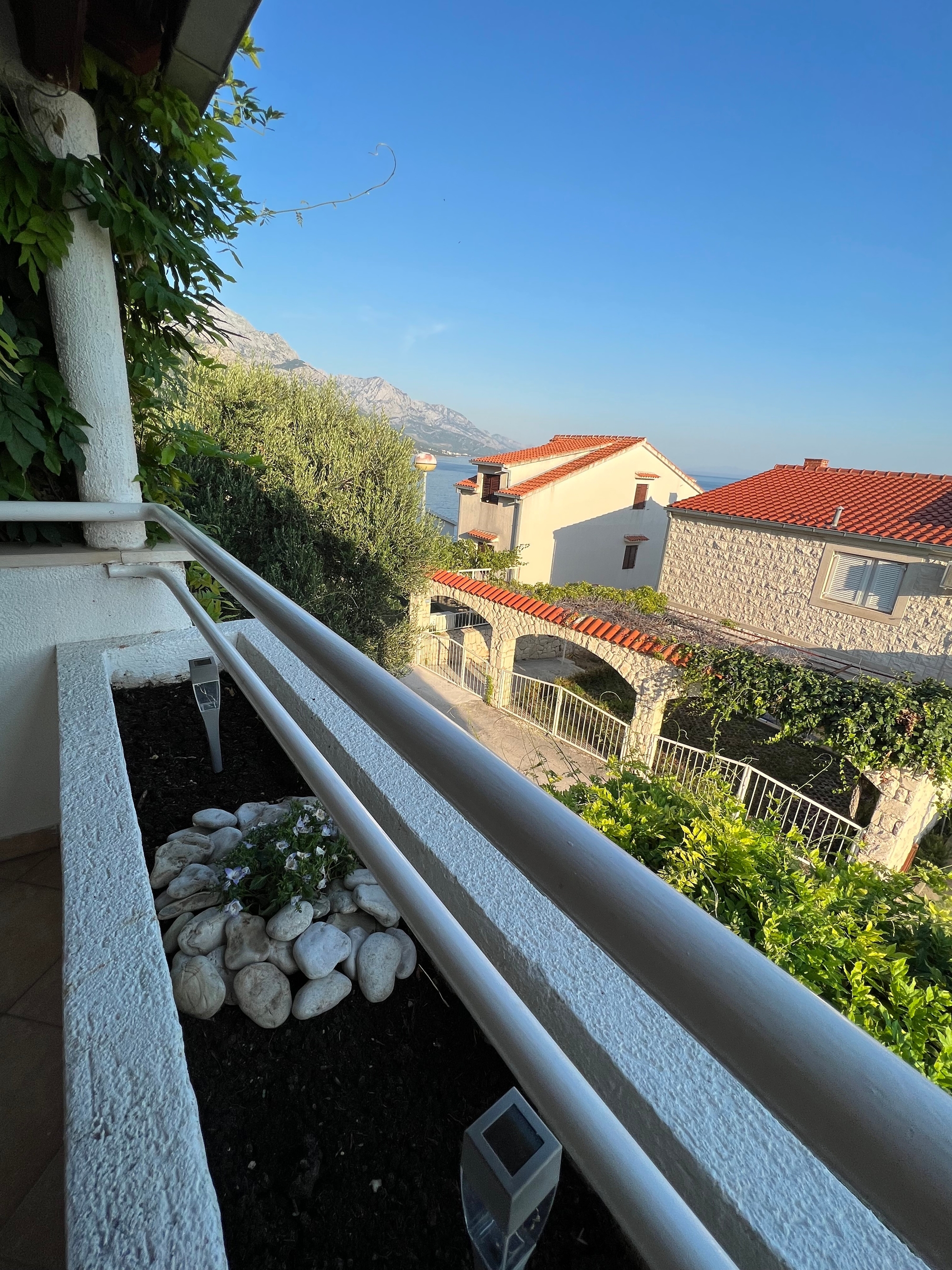 Three bedroom house with terrace and sea view Pisak, Omiš  K