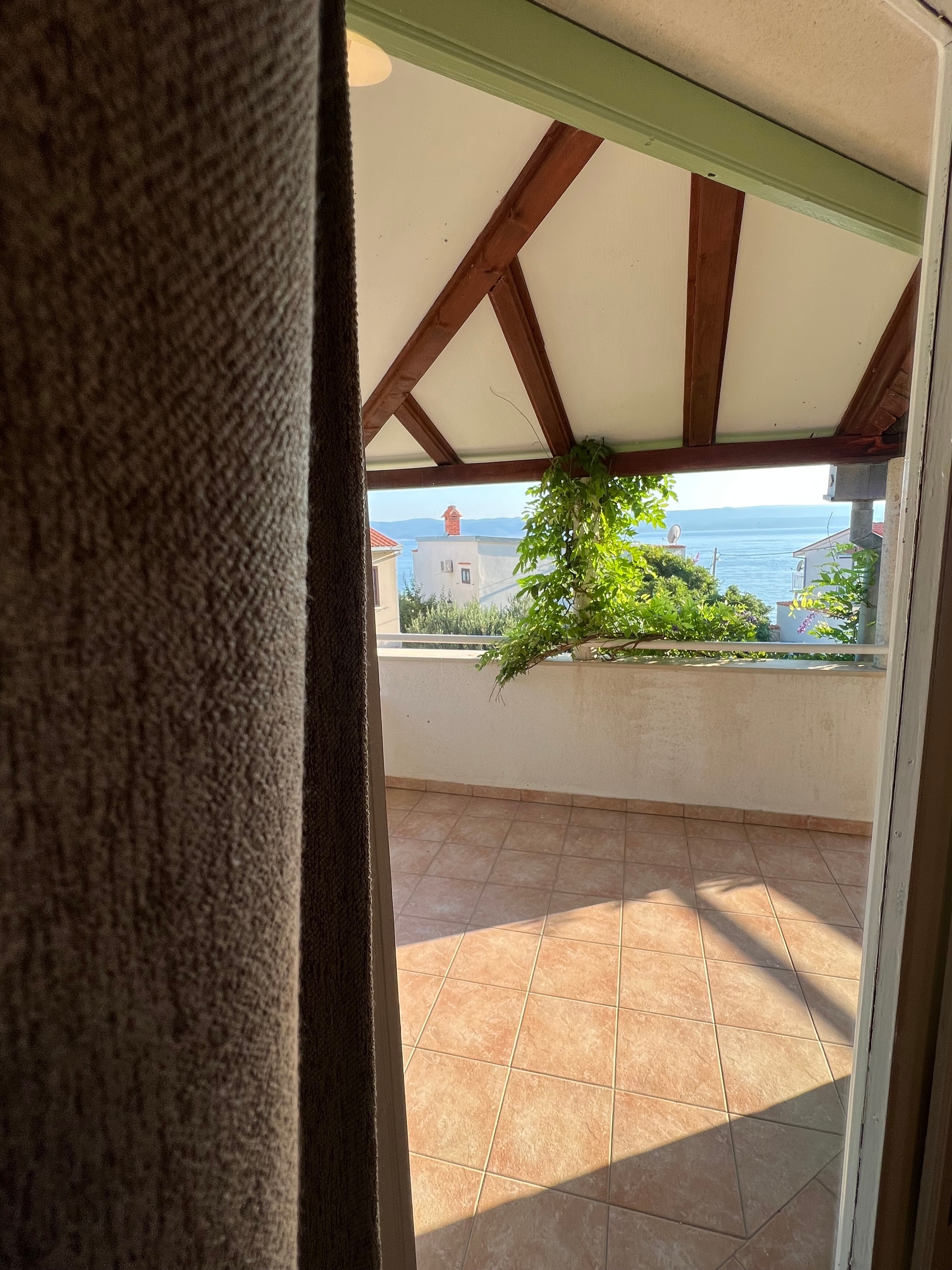 Three bedroom house with terrace and sea view Pisak, Omiš  K