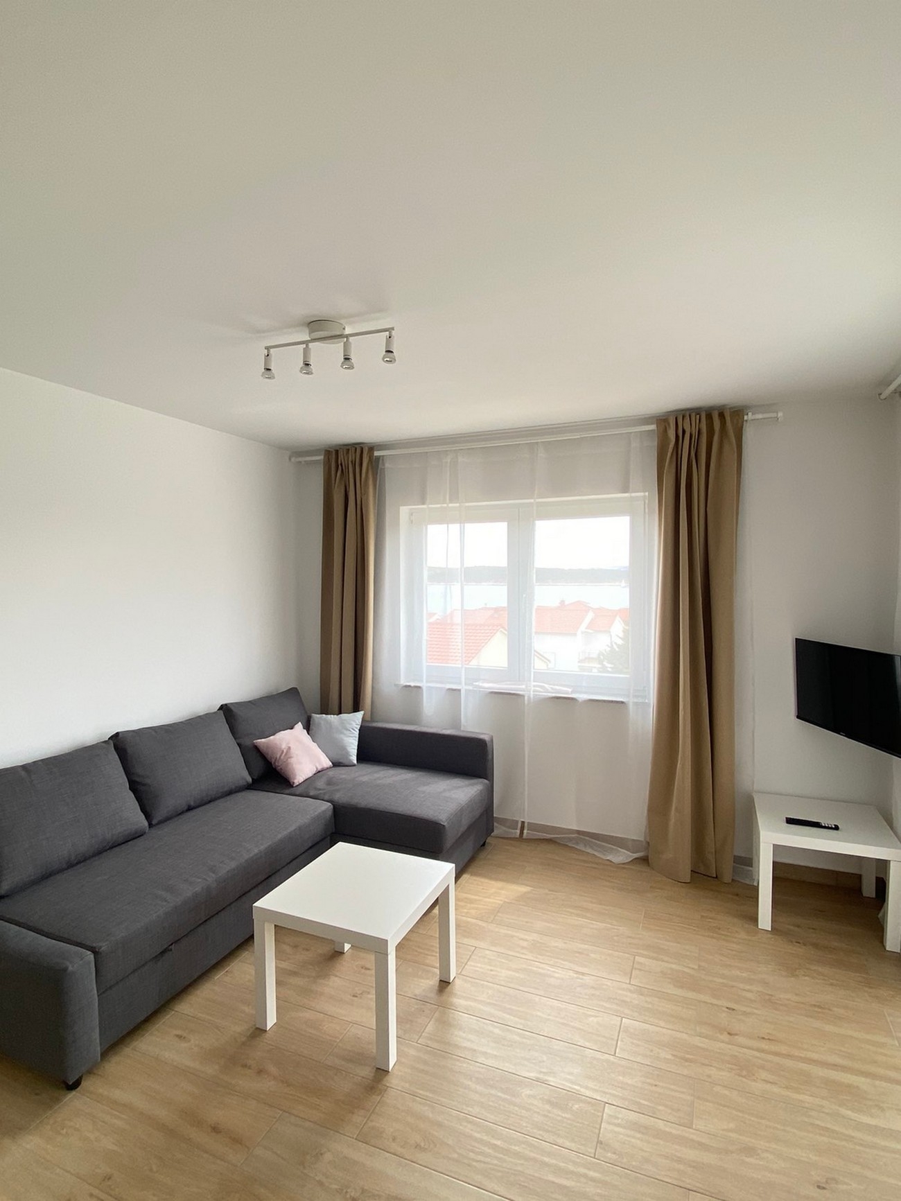 One bedroom apartment with terrace and sea view Barbat, Rab (A-22863-b) One bedroom apartment with terrace and sea view Barbat, Rab (A-22863-b)