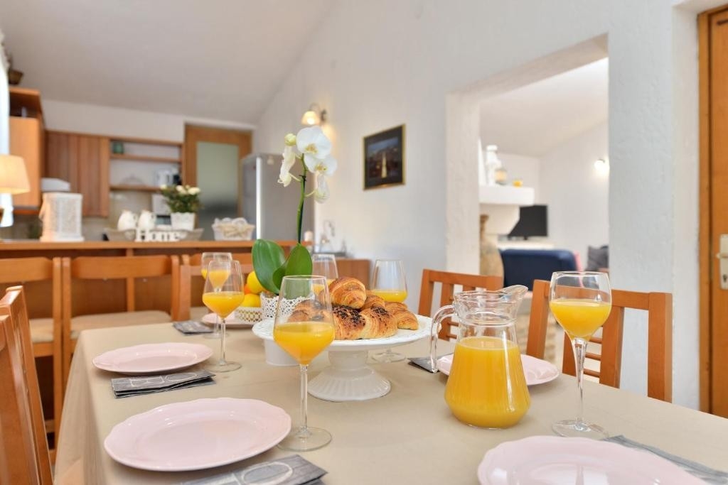 Comfortable and spacious house near beach Privlaka, Zadar  K