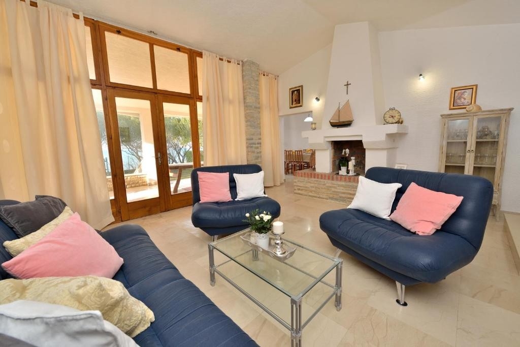 Comfortable and spacious house near beach Privlaka, Zadar  K