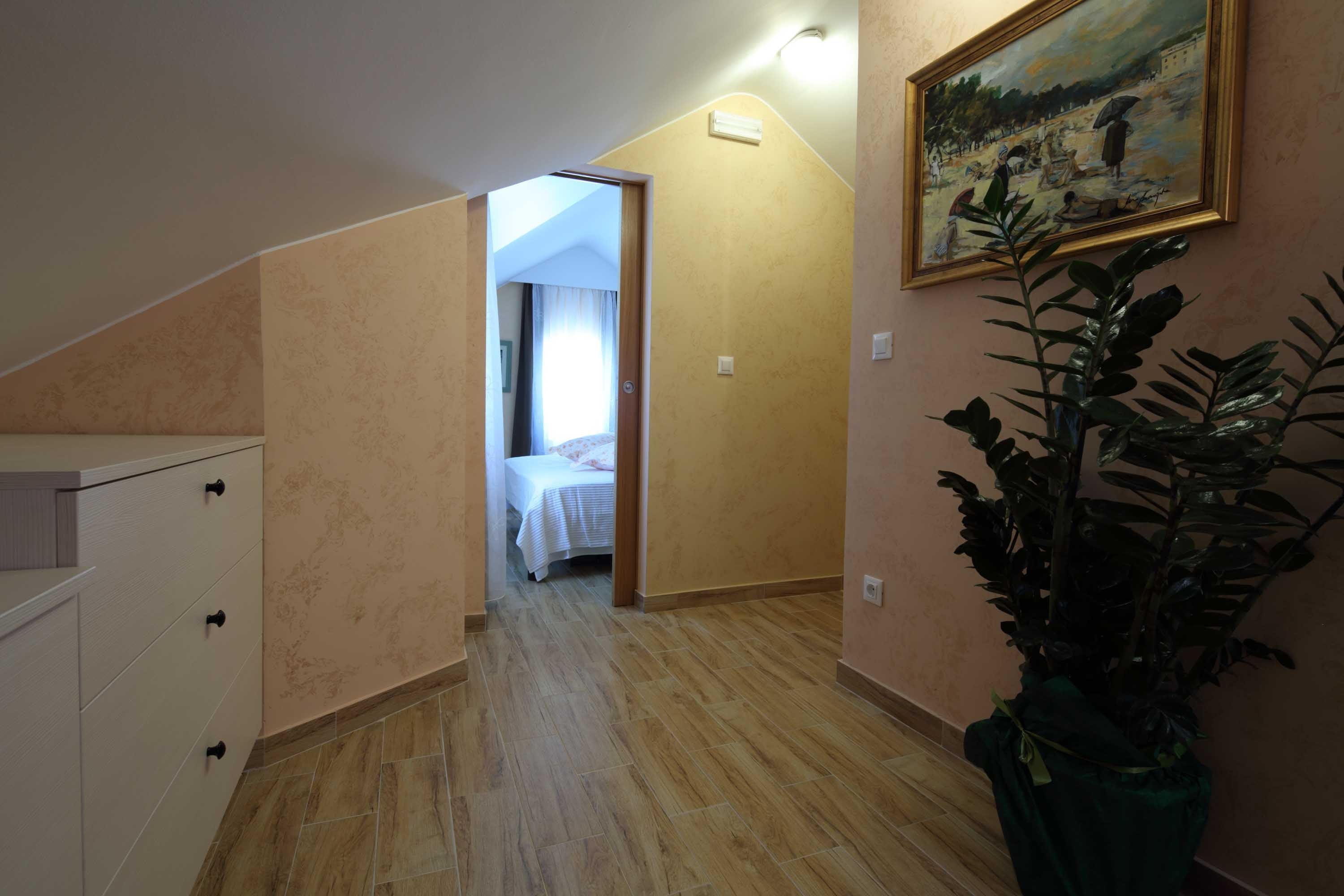Four bedroom house with terrace and sea view Makarska  K