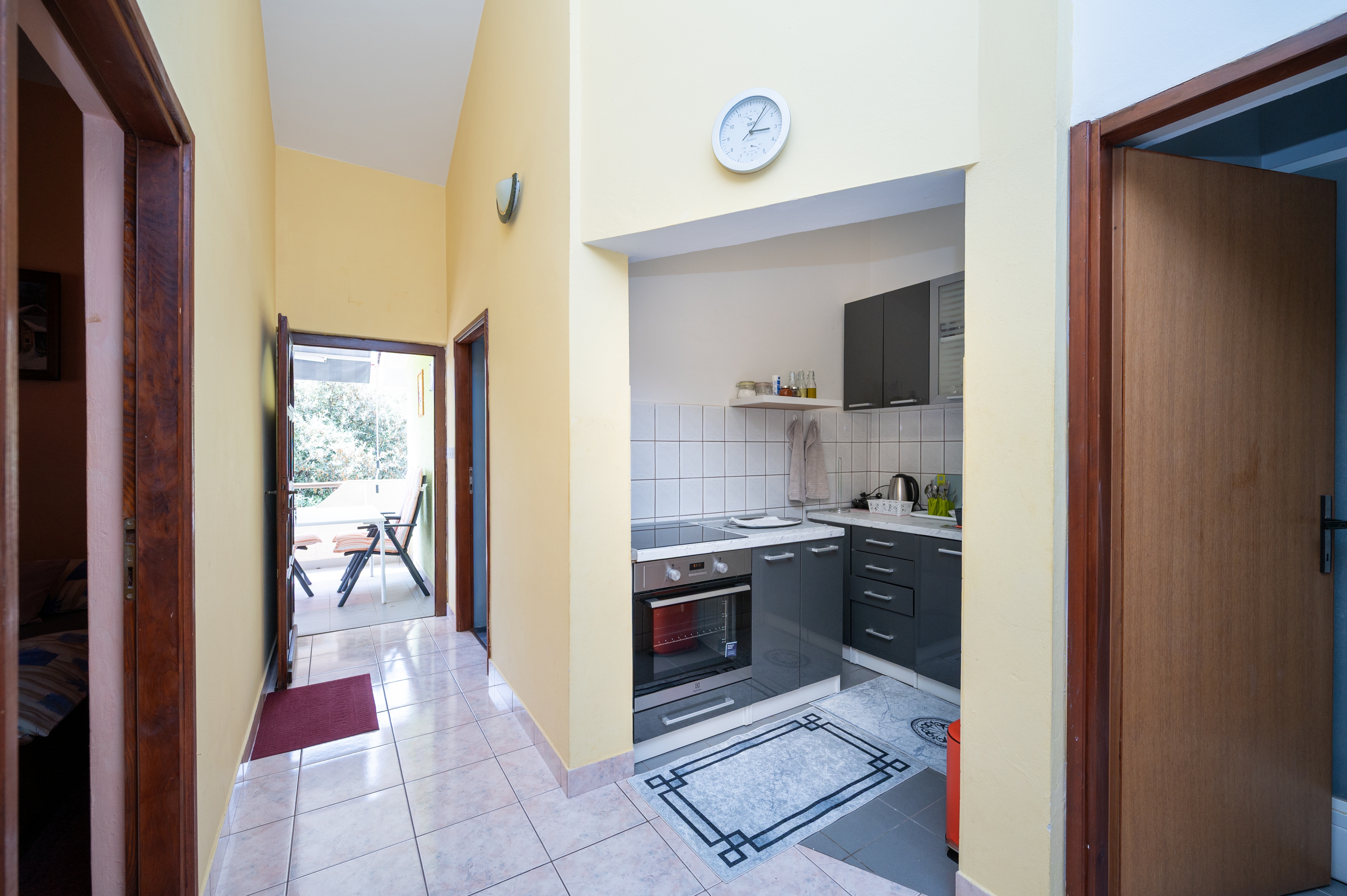 Two bedroom apartment with terrace Mandre, Pag  A-a