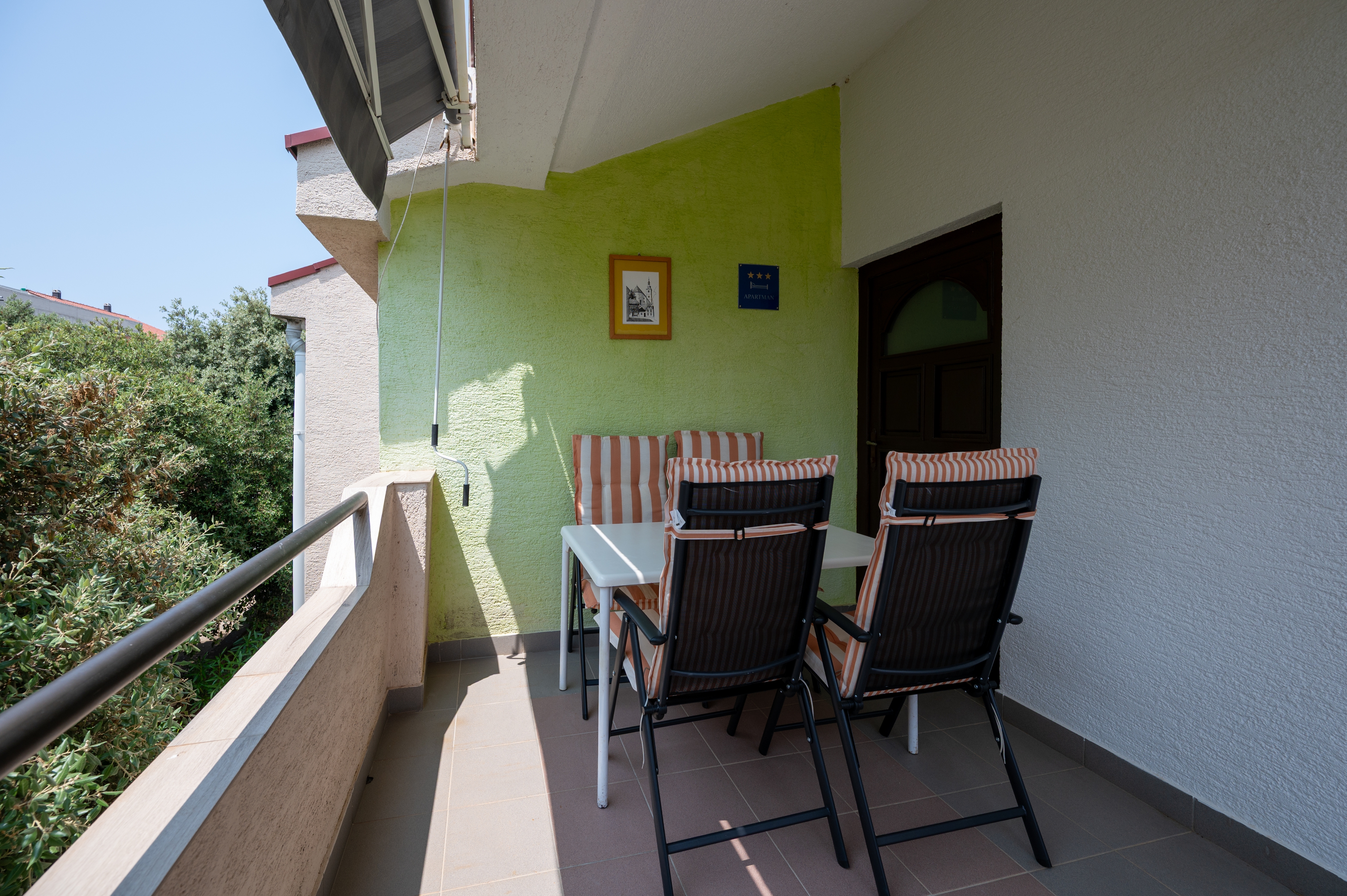 Two bedroom apartment with terrace Mandre, Pag  A-a