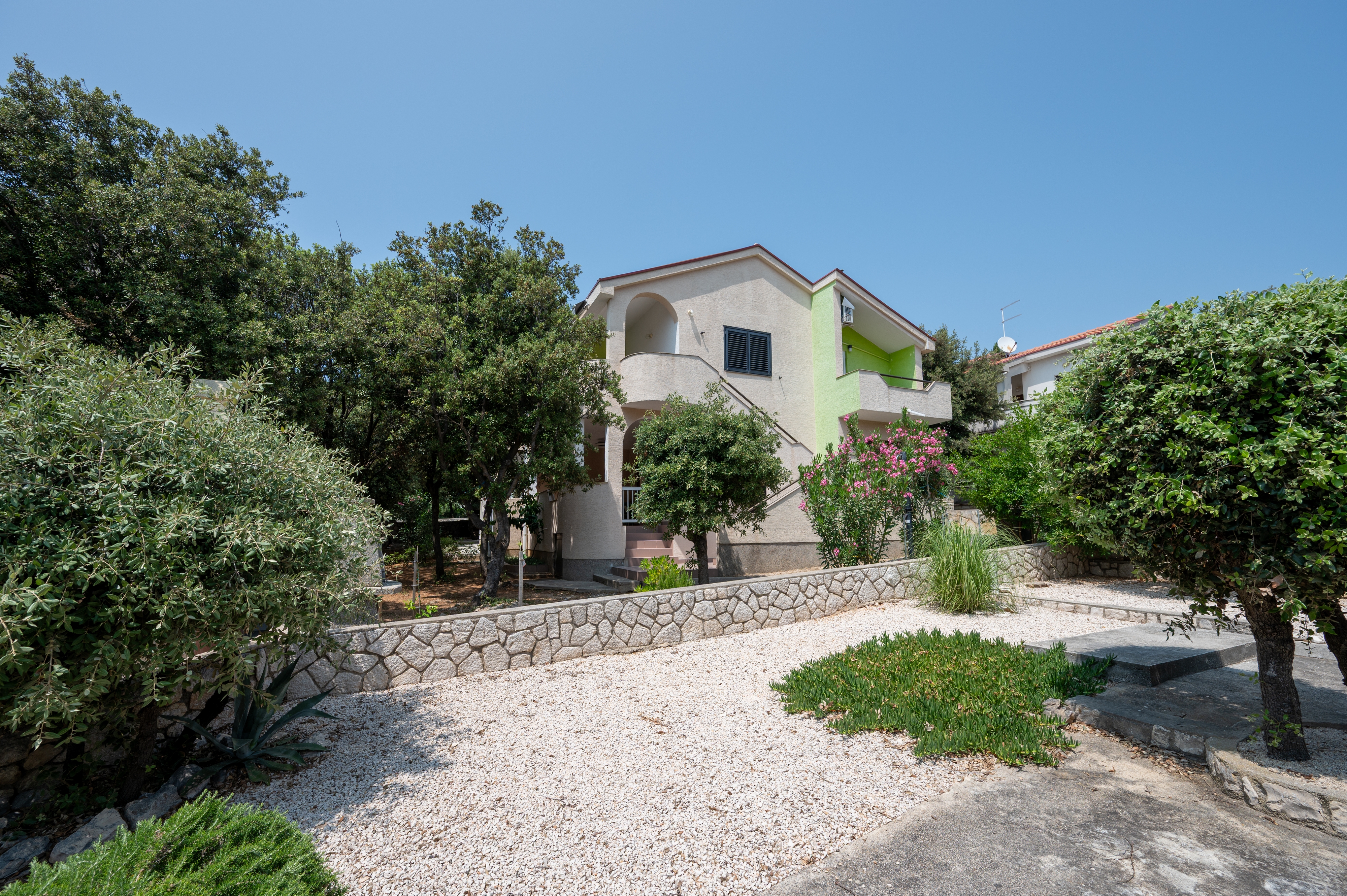 Two bedroom apartment with terrace Mandre, Pag (A-22885-a) Two bedroom apartment with terrace Mandre, Pag (A-22885-a)