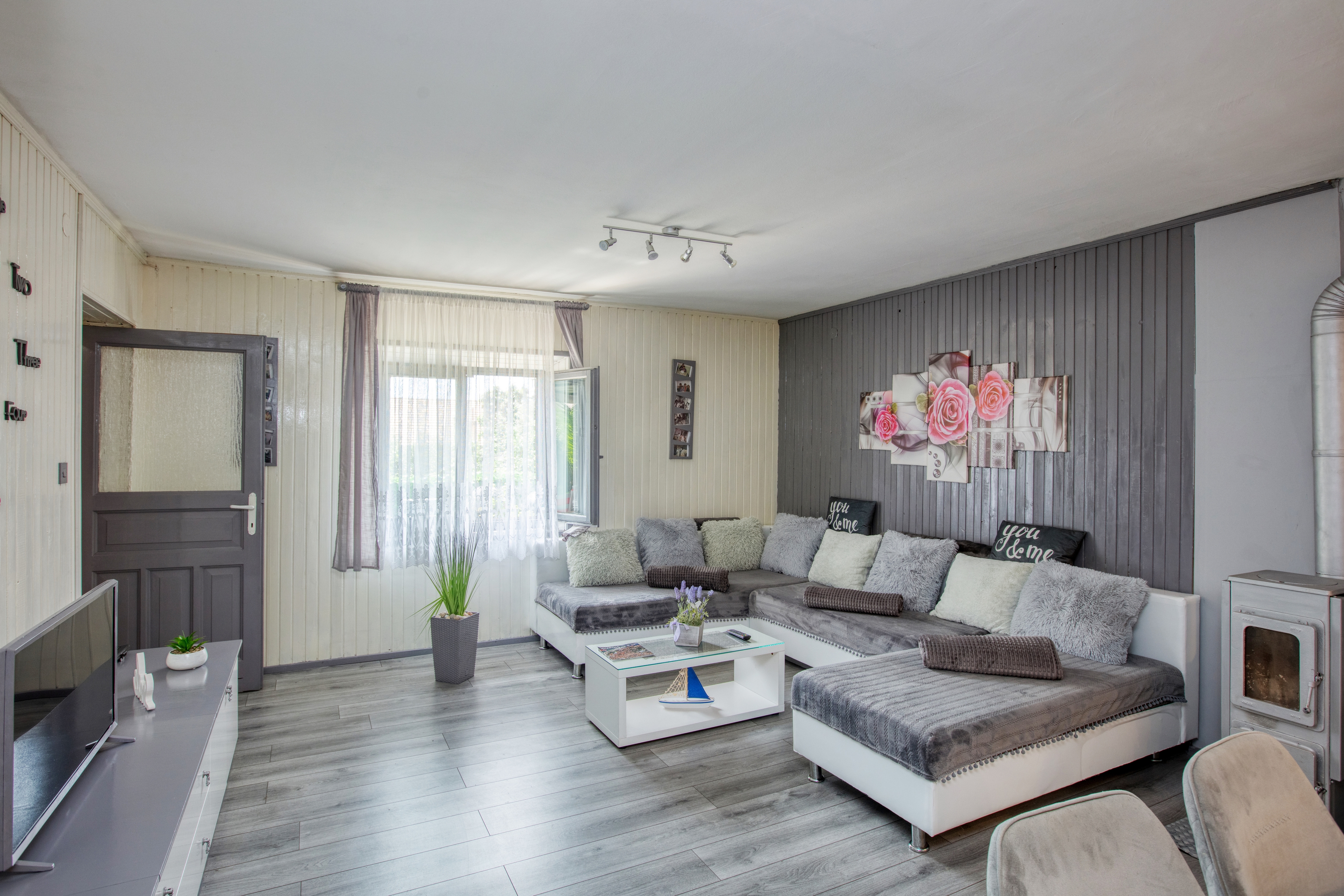 Three bedroom apartment with terrace Šibenik (A-22886-a)