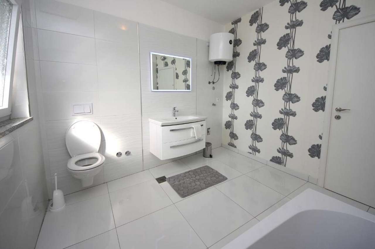 Three bedroom house with balcony Vodice  K