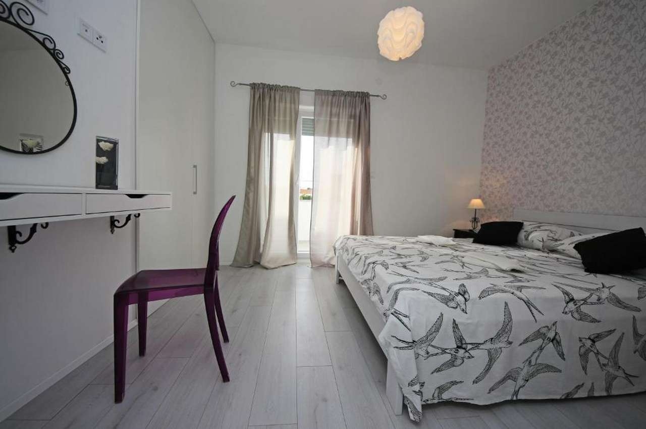 Three bedroom house with balcony Vodice  K