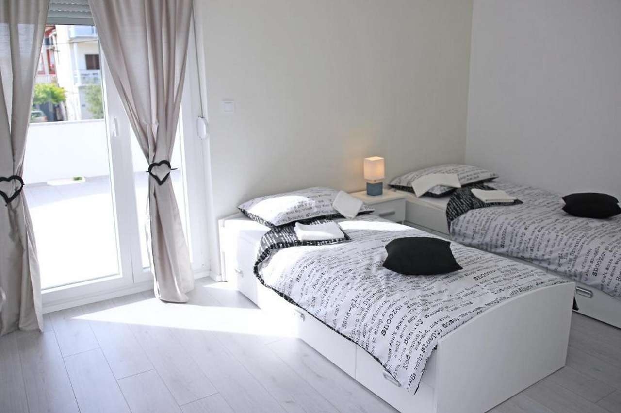Three bedroom house with balcony Vodice  K